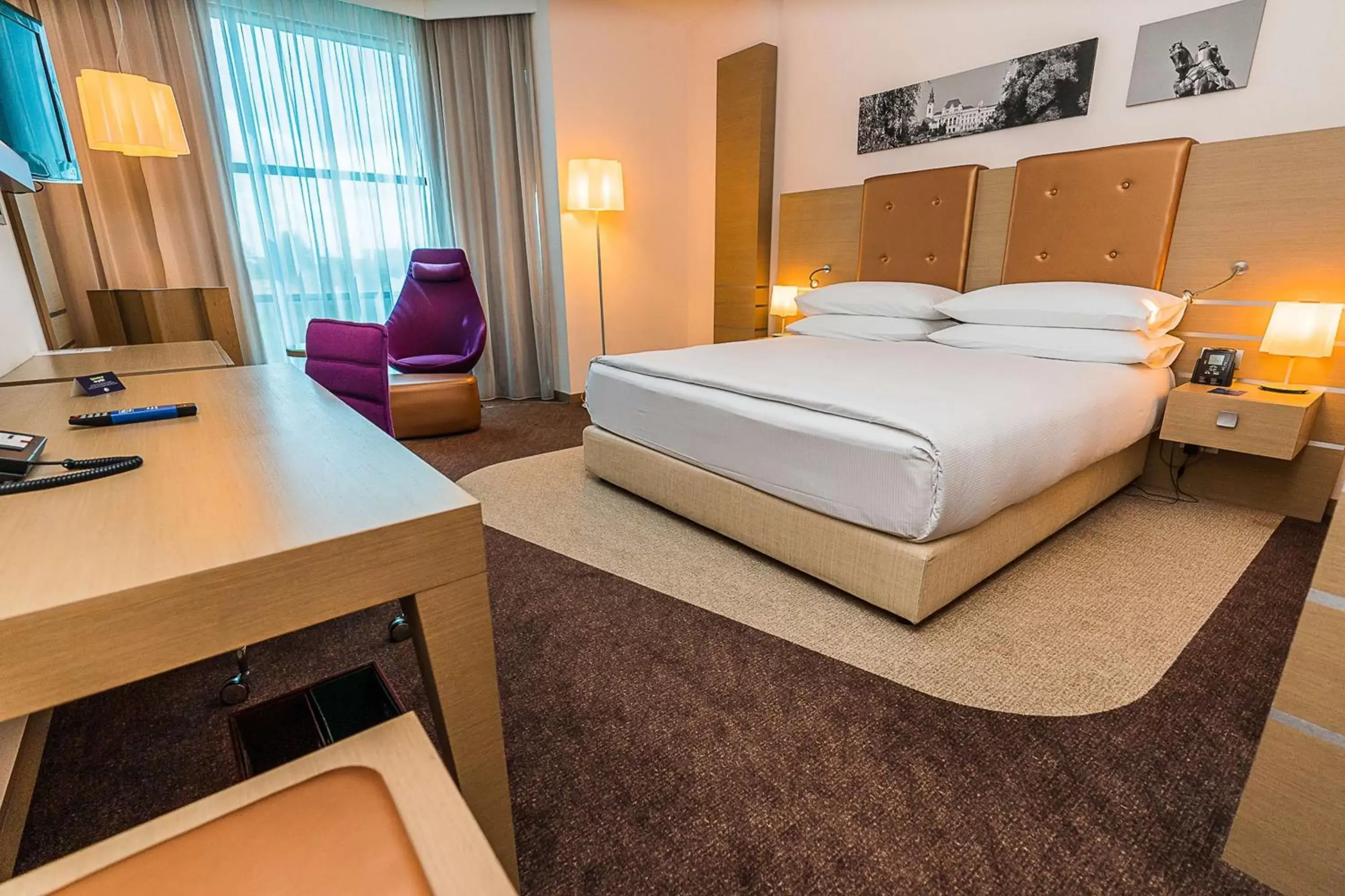 Bedroom, Bed in DoubleTree by Hilton Oradea