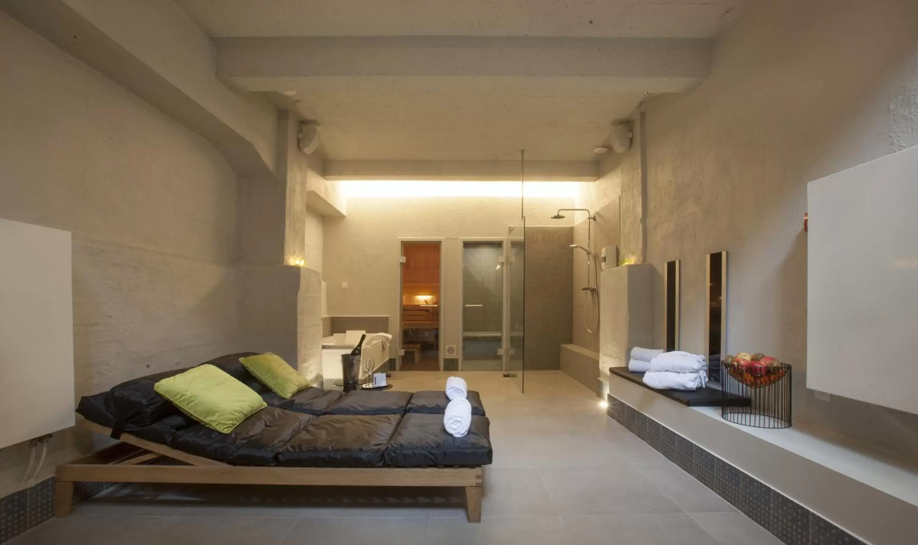 Spa and wellness centre/facilities, Bed in Hotel The Lodge Vilvoorde Spa and wellness centre/facilities, Bed in Hotel The Lodge Vilvoorde