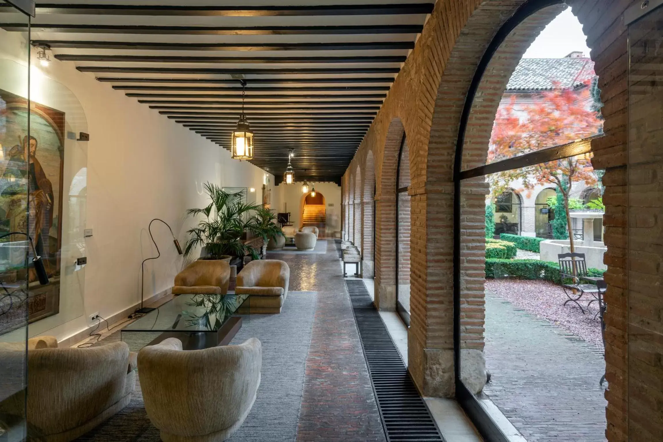 Inner courtyard view in Parador de Chinchón Inner courtyard view in Parador de Chinchón