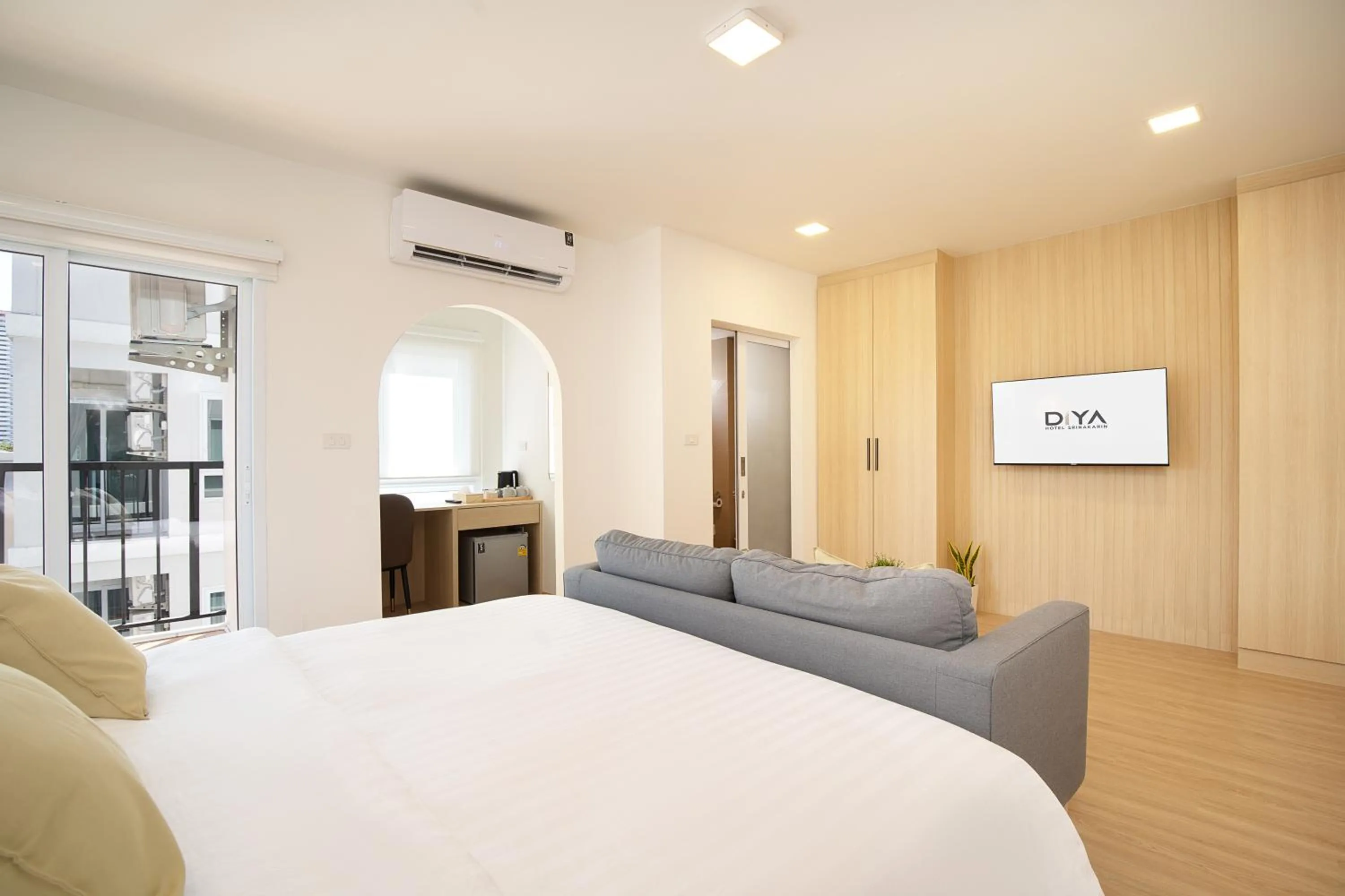 TV and multimedia, Bed in Diya Hotel Bangkok
