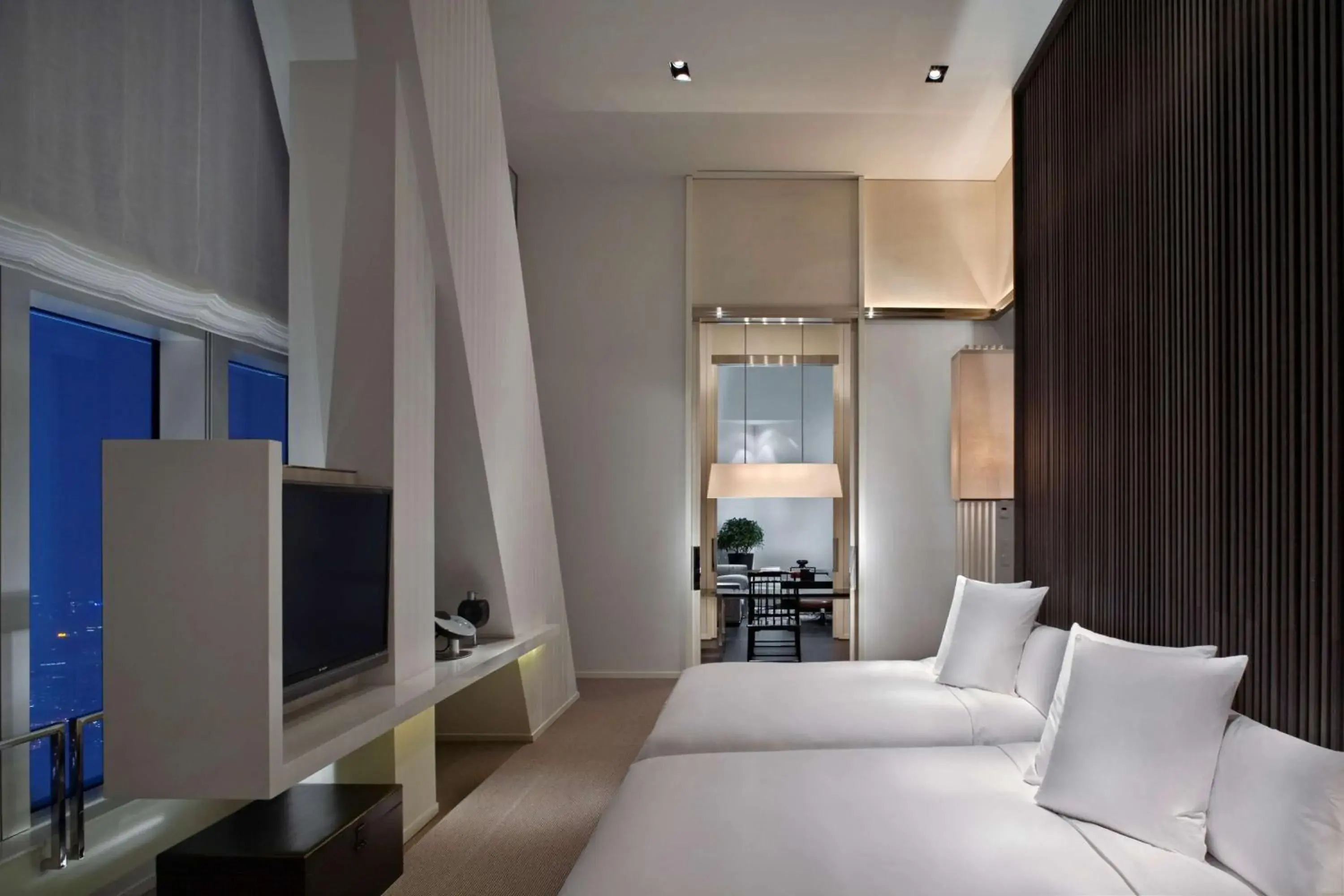 Photo of the whole room, Bed in Park Hyatt Shanghai