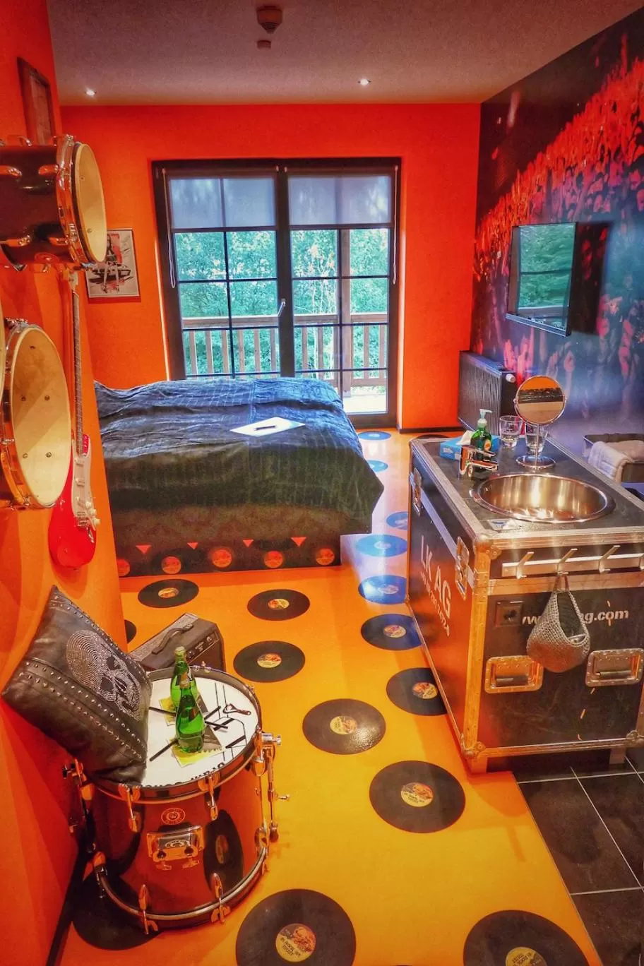 Decorative detail in Road Stop Mettmann