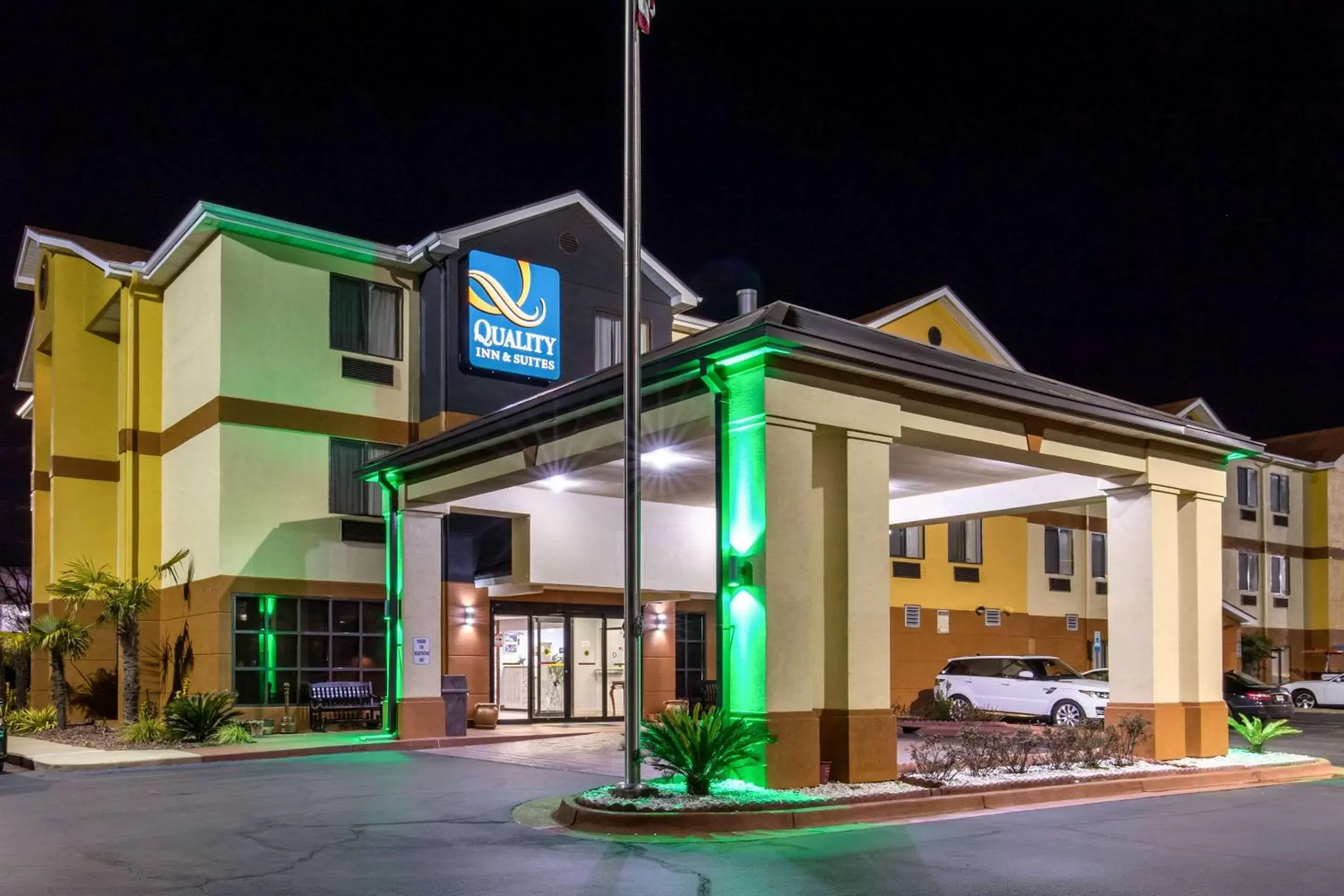Property building in Quality Inn & Suites Montgomery East Carmichael Rd Property building in Quality Inn & Suites Montgomery East Carmichael Rd