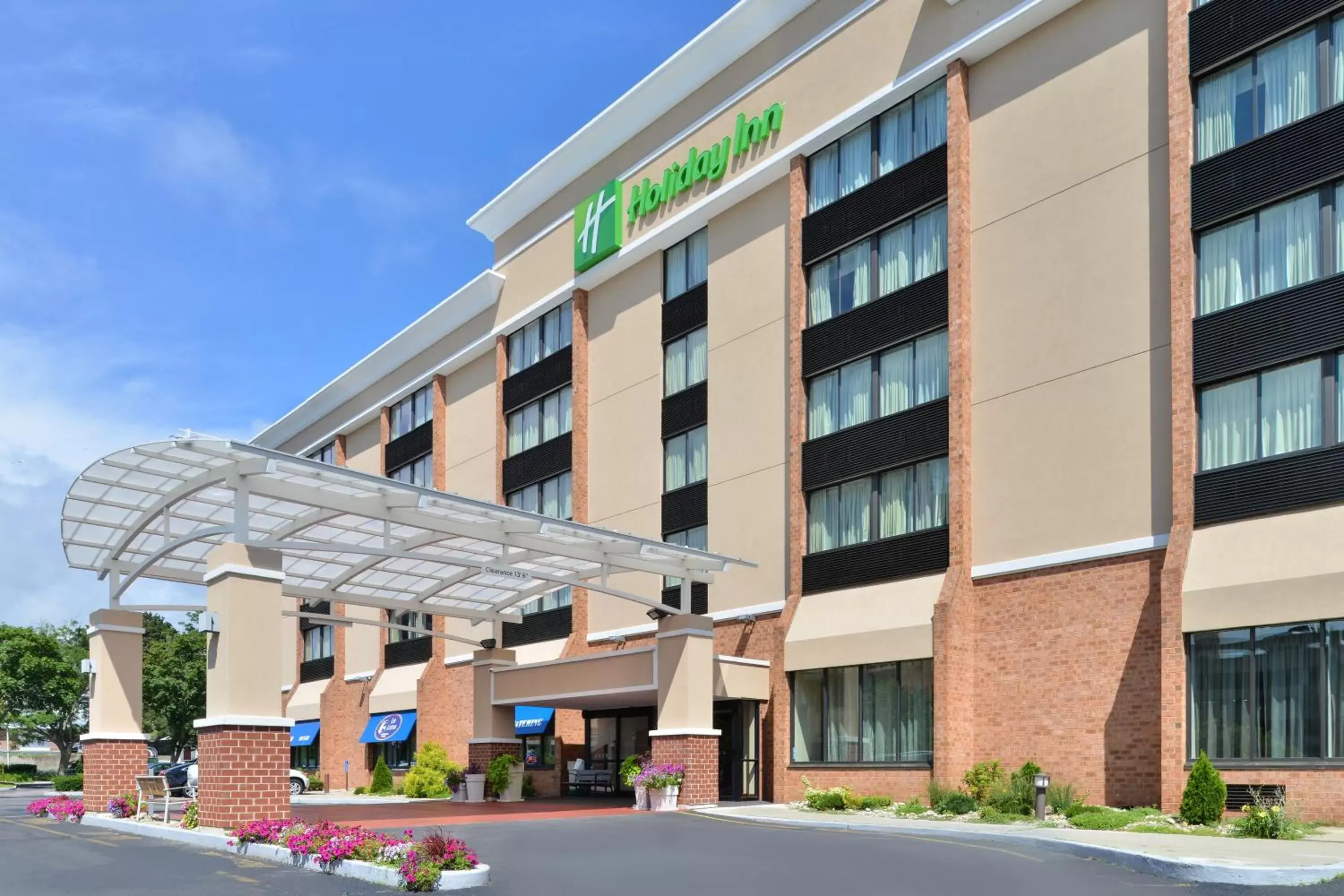Property Building in Holiday Inn New London, an IHG Hotel