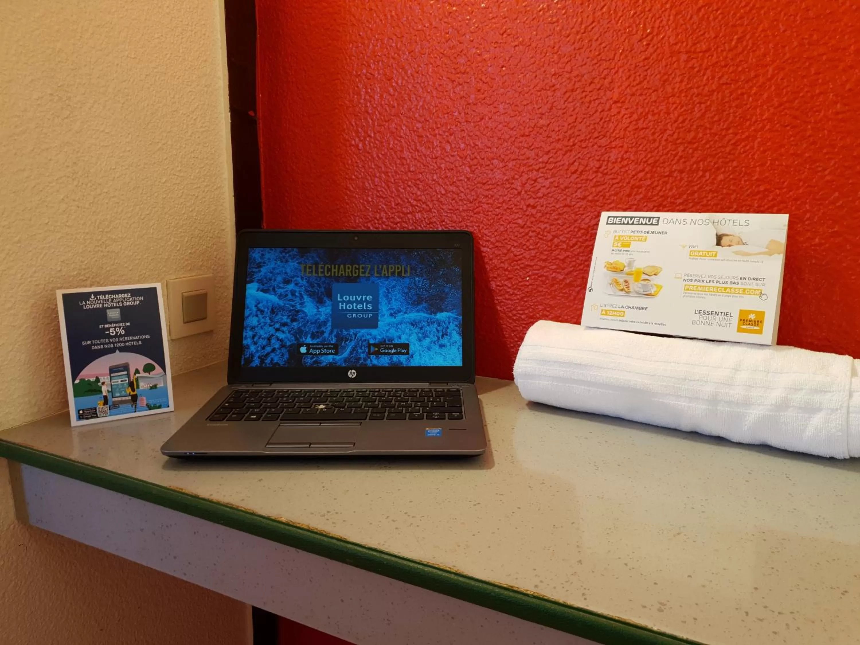 Seating area in Premiere Classe Nancy Est Essey