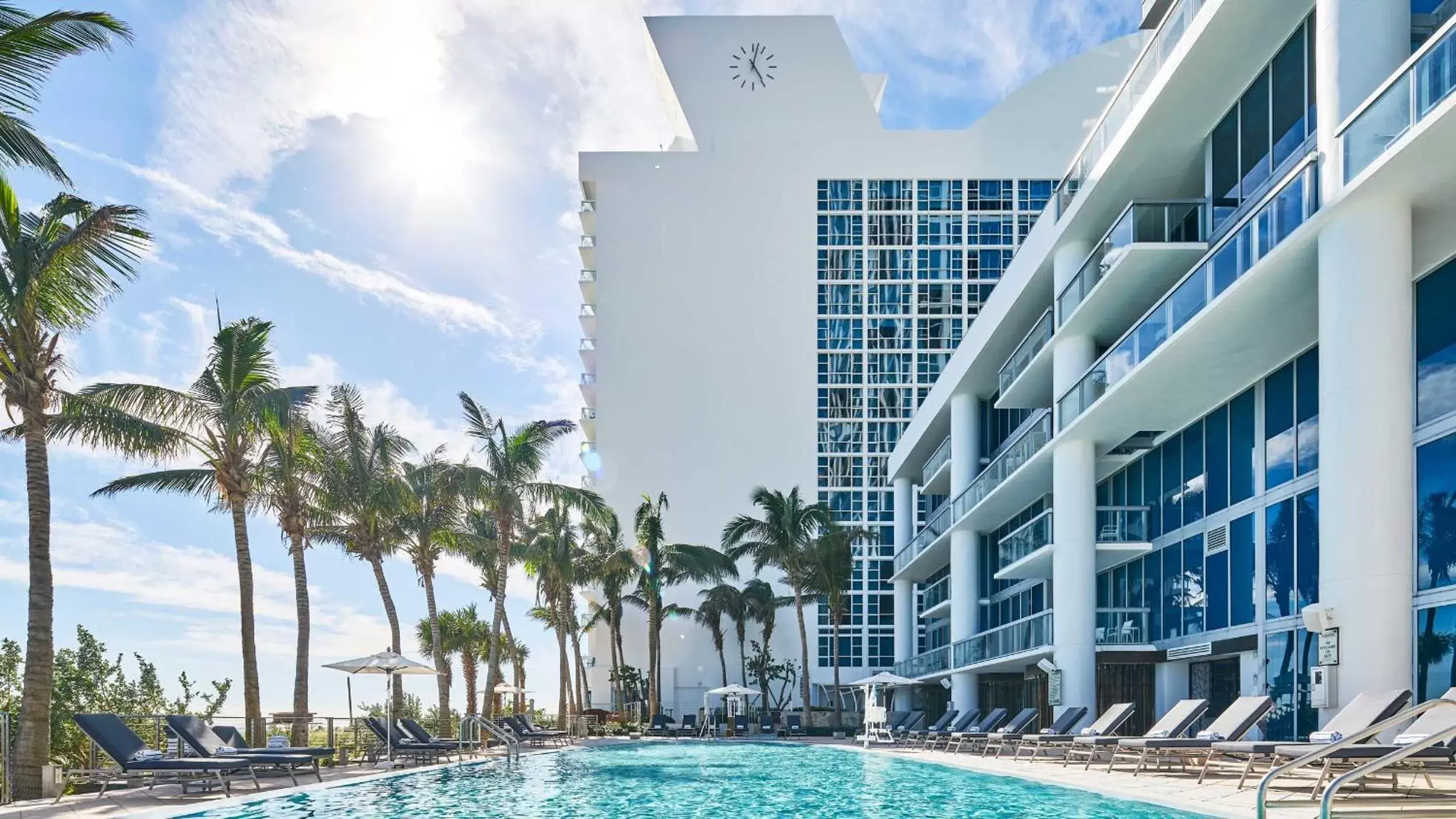 Property Building in Carillon Miami Wellness Resort