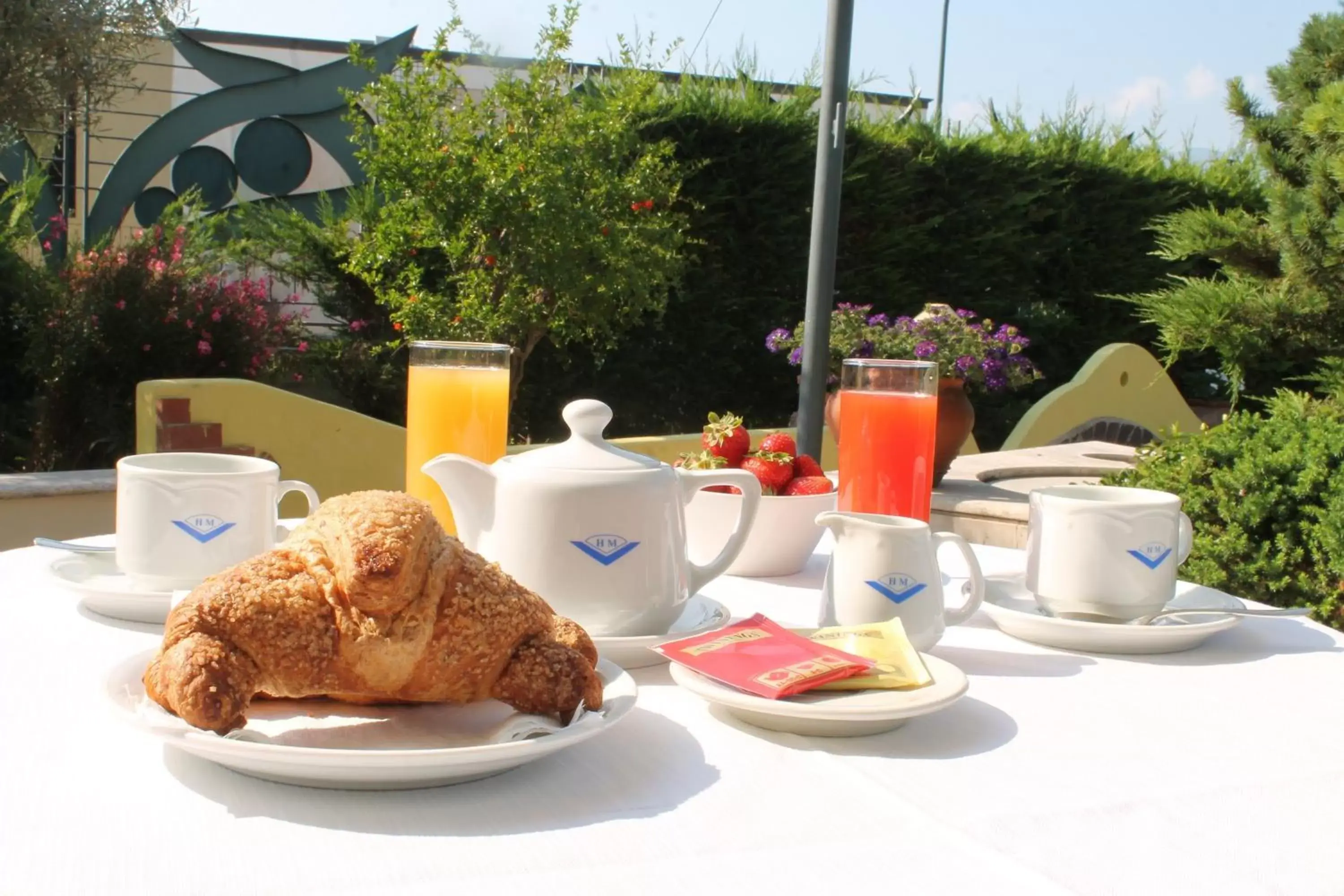 Garden, Breakfast in Hotel Maiuri Pompei