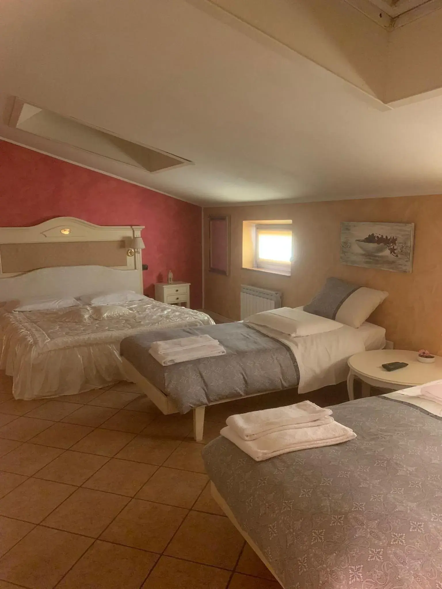 Photo of the whole room, Bed in Hotel Due Colonne