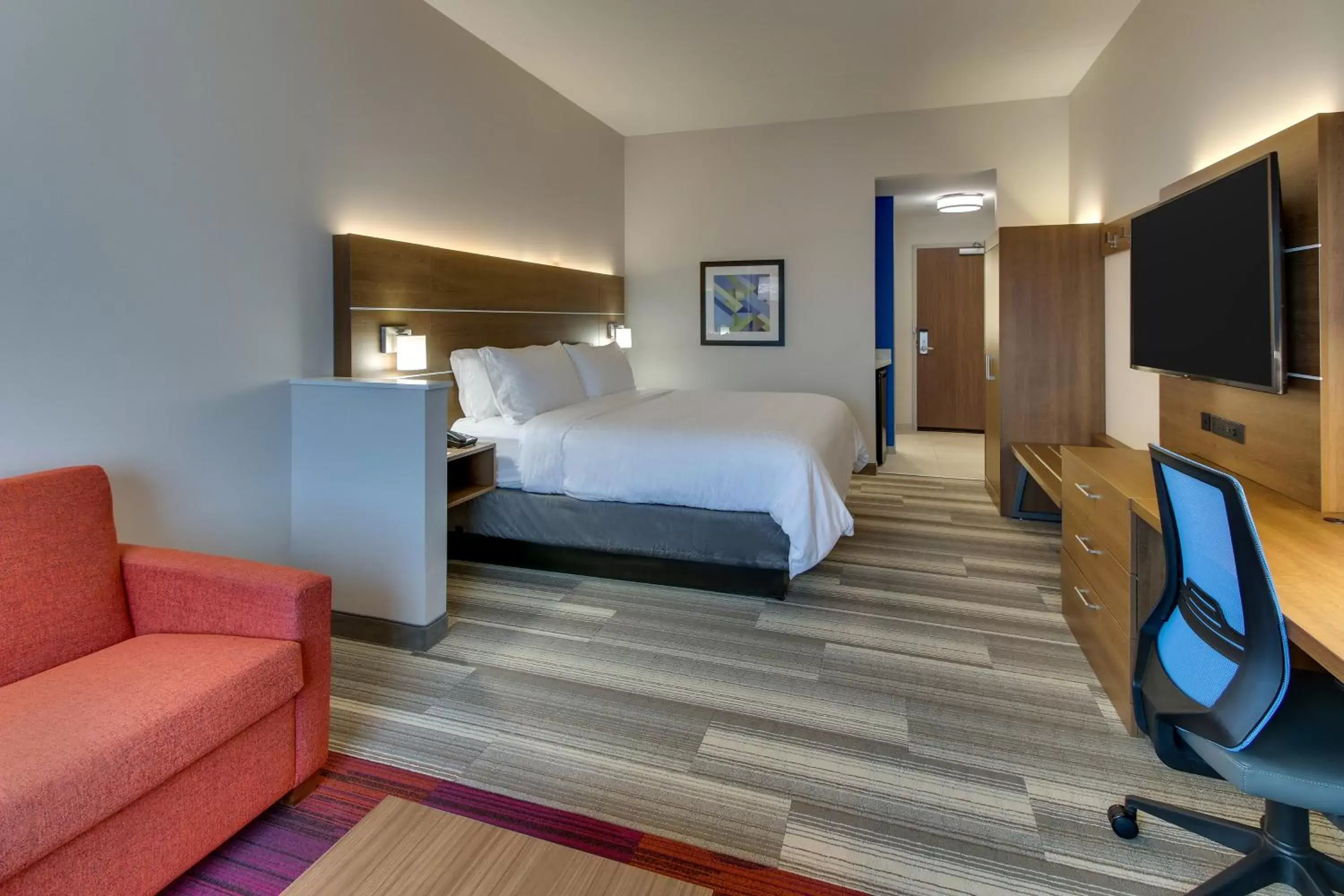 Bedroom in Holiday Inn Express & Suites - Nashville MetroCenter Downtown, an IHG Hotel