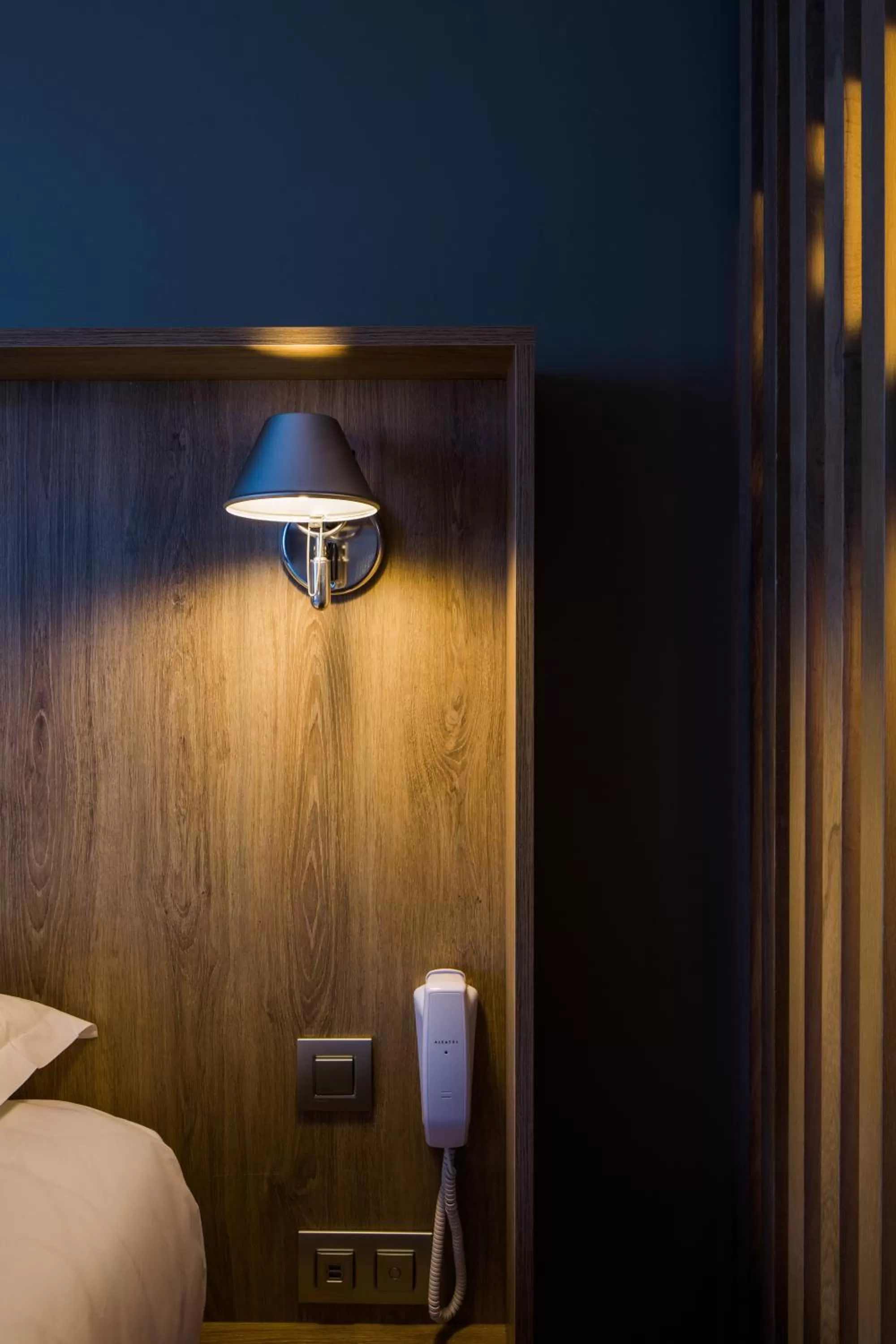 Decorative detail, Bed in Campanile Rennes Centre - Gare