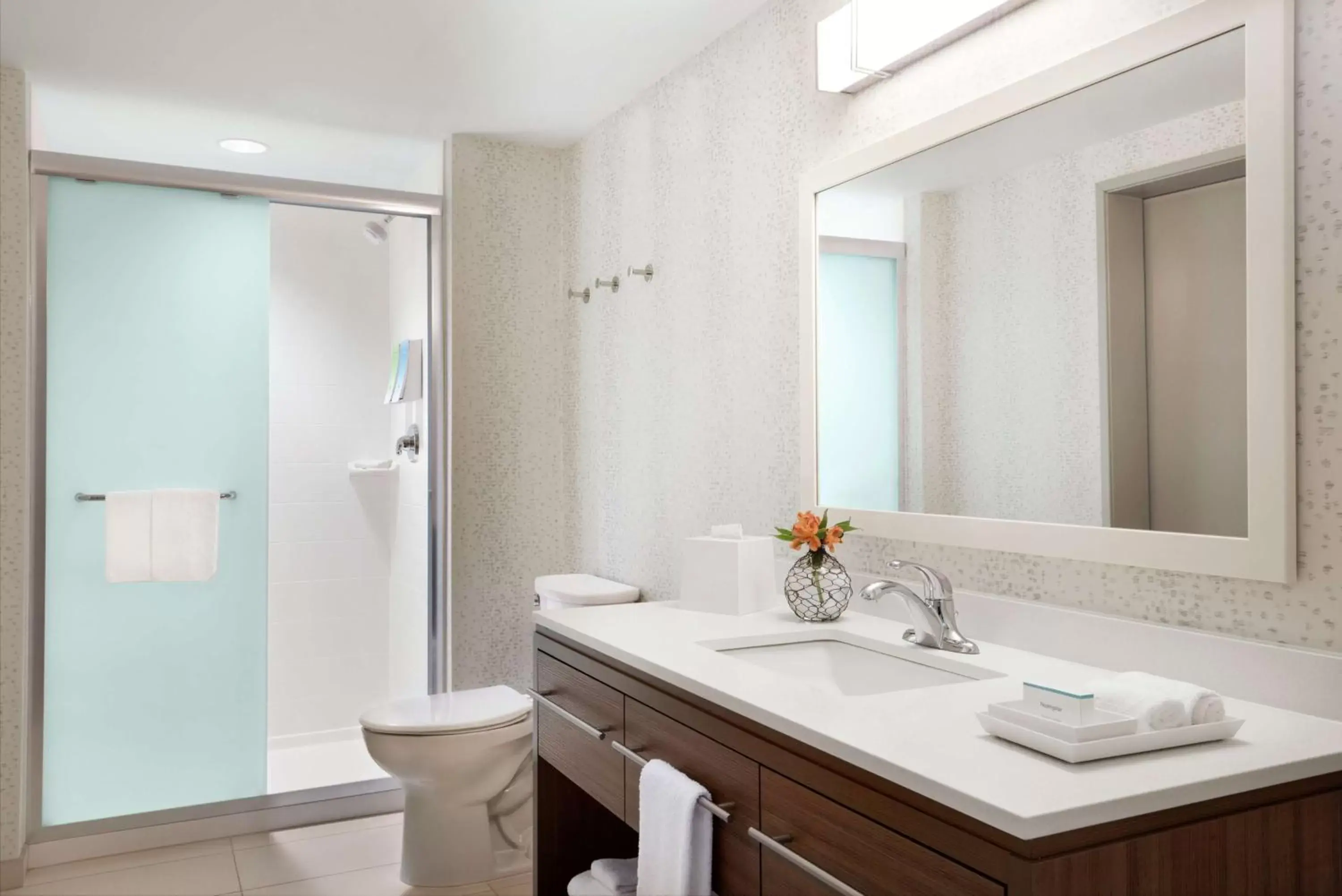 Bathroom in Home2 Suites By Hilton Overland Park, Ks