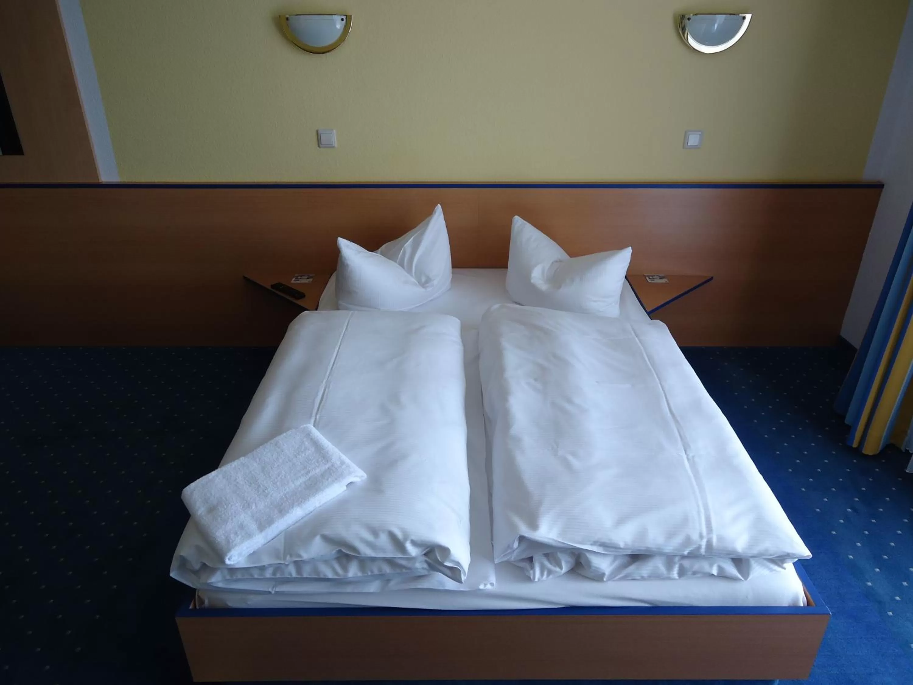 Bed in Sleep & Go Hotel Magdeburg
