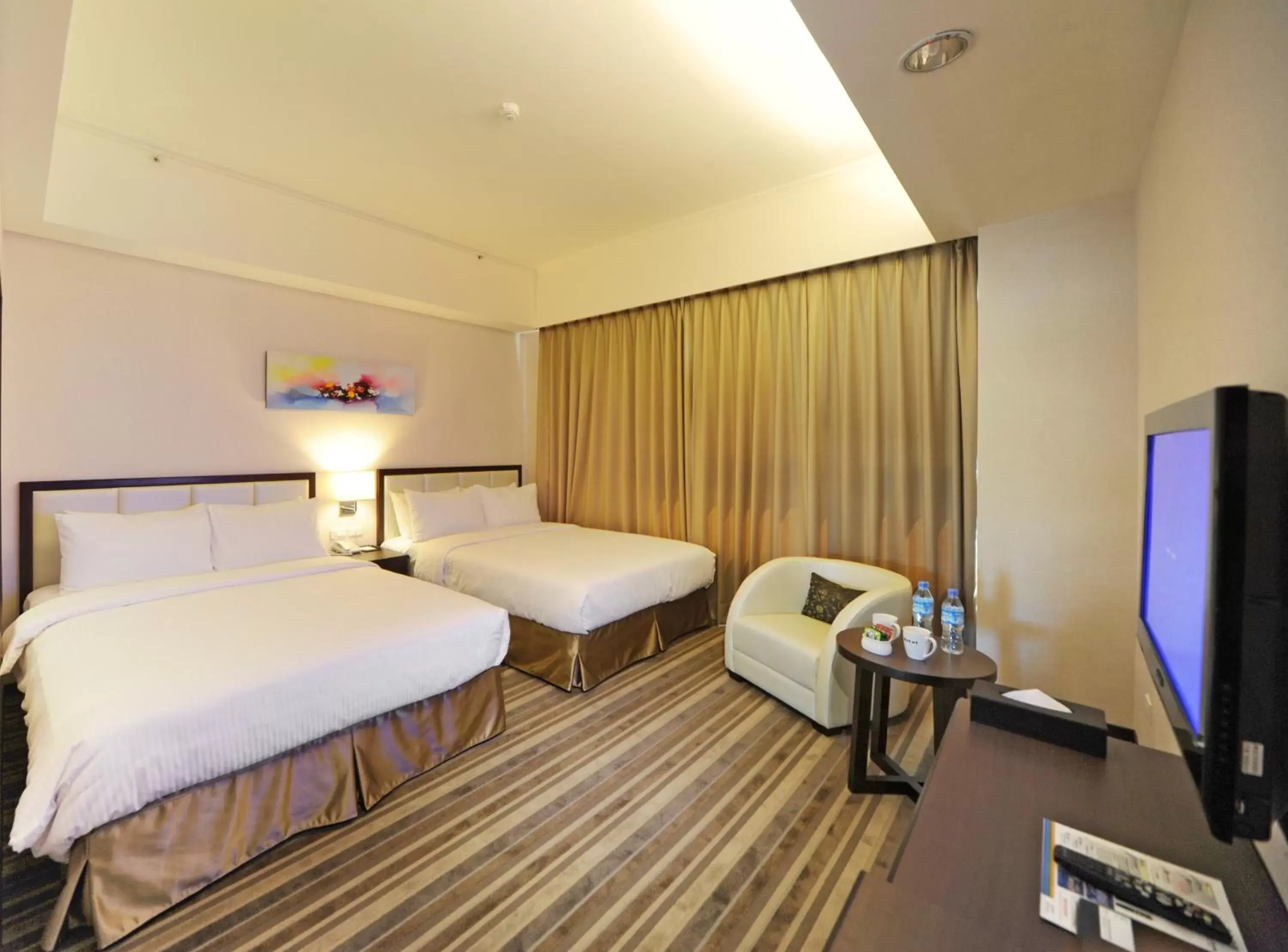 Photo of the whole room, Bed in F Hotel - Hualien