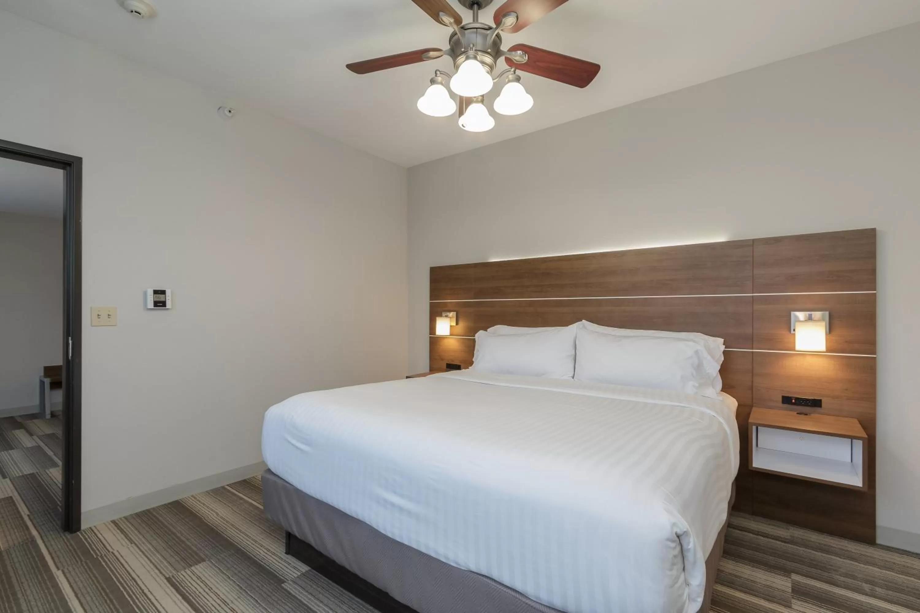 Photo of the whole room, Bed in Holiday Inn Express & Suites - South Bend - Notre Dame Univ.