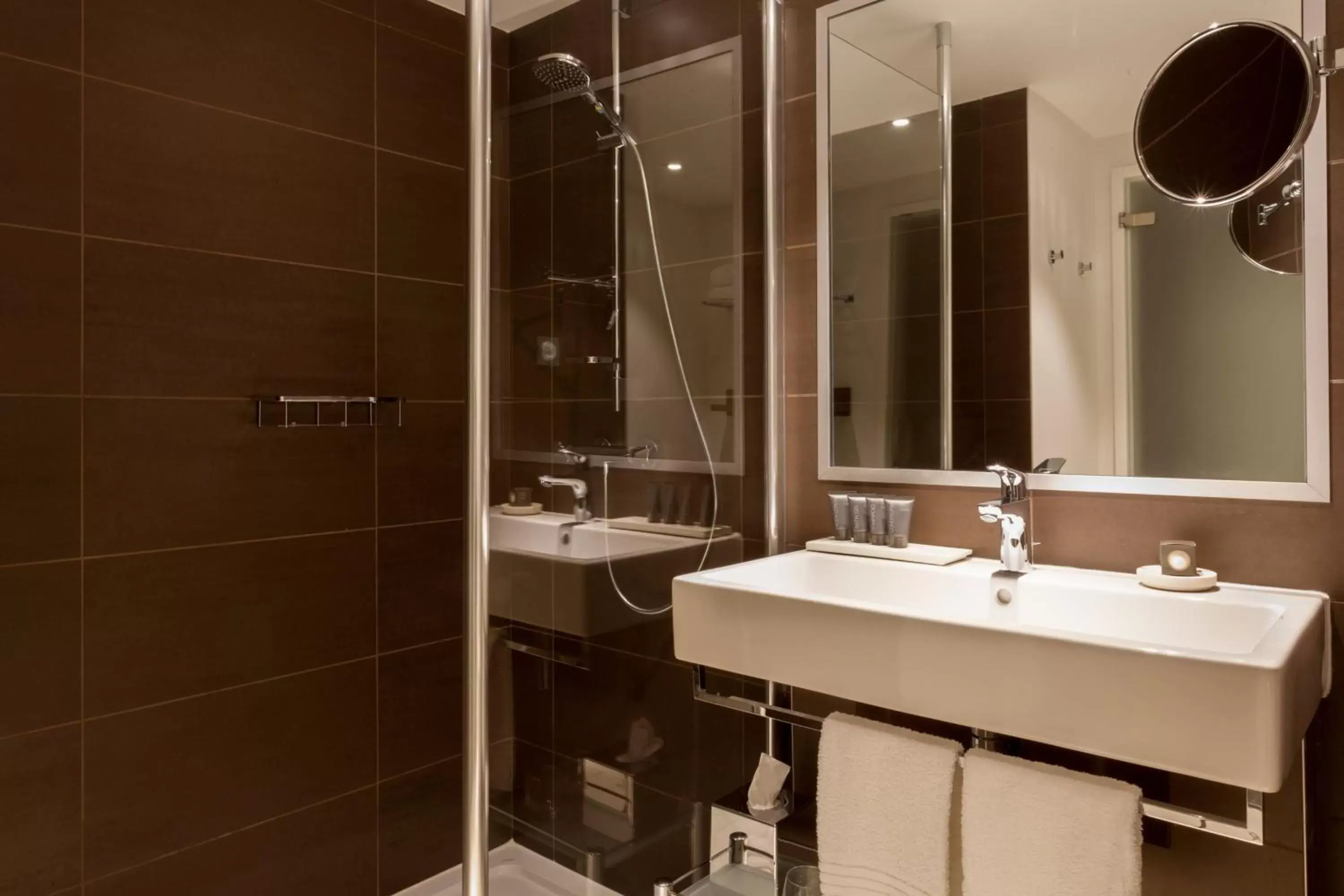 Photo of the whole room, Bathroom in AC Hotel by Marriott Paris Le Bourget Airport