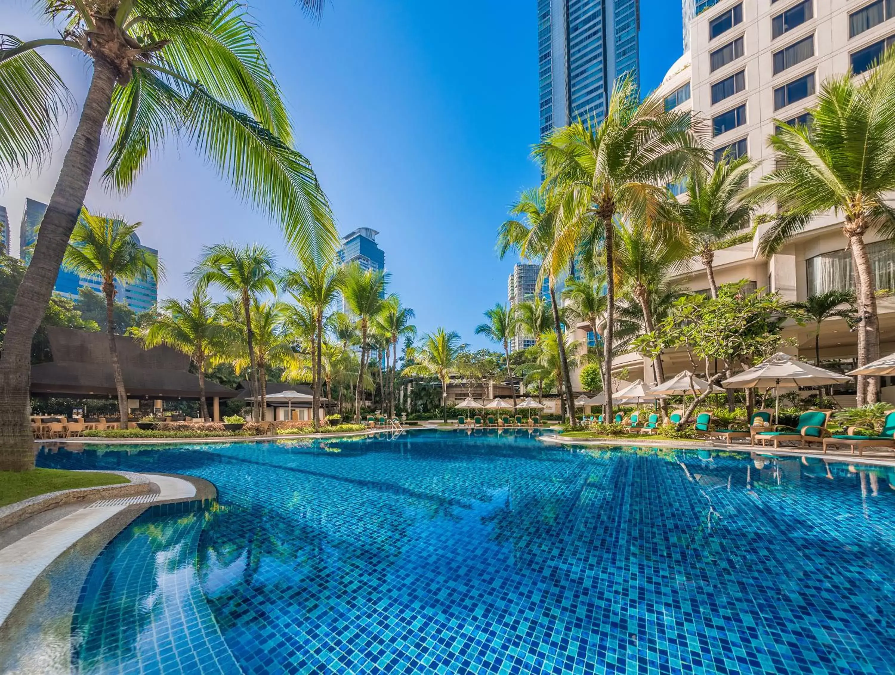 Garden view, Swimming Pool in Edsa Shangri-La, Manila