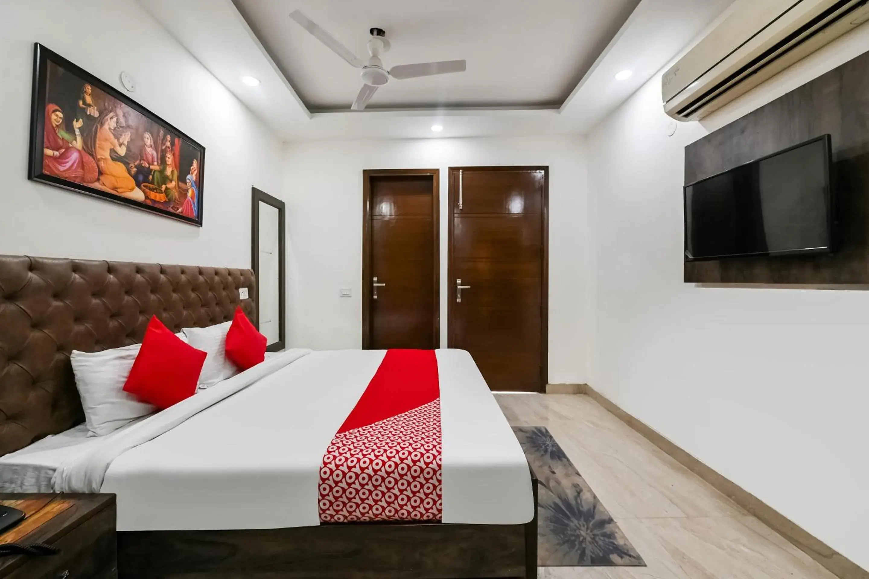 Bedroom, Bed in OYO White Rose Wallon Hotel Near Qutab Minar Metro Station