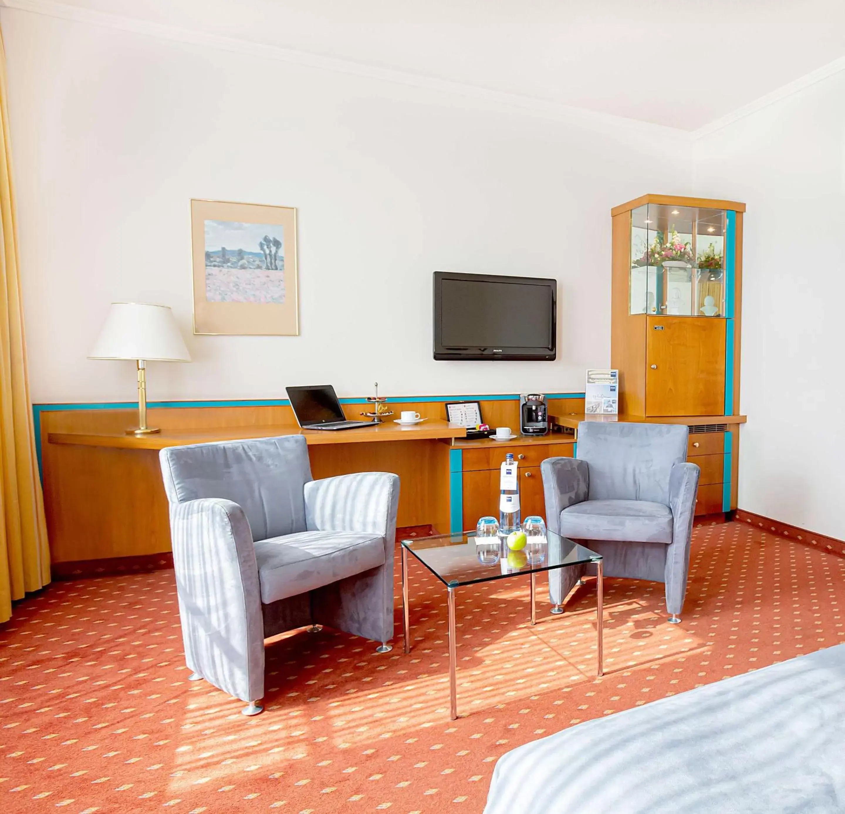 Bedroom, Seating Area in Dorint Hotel Leipzig