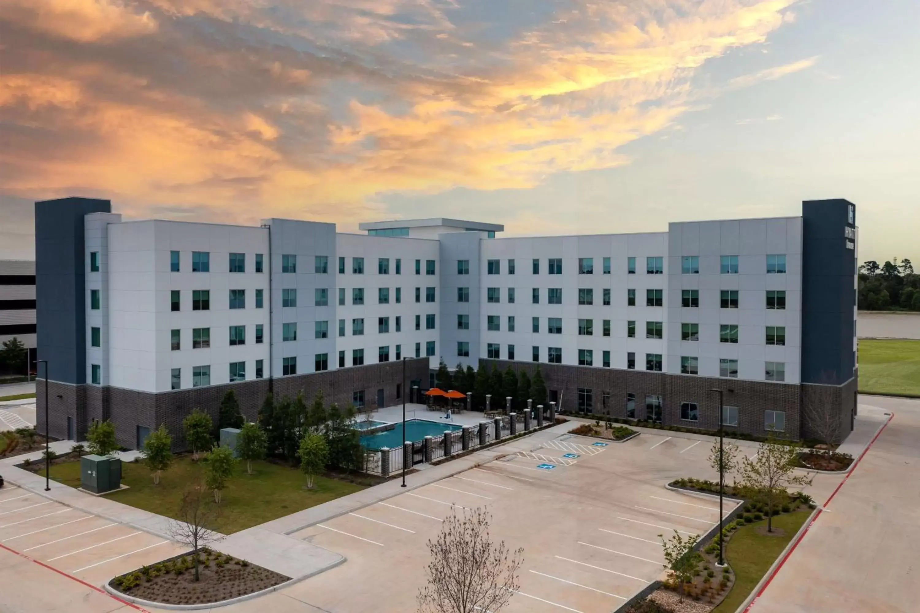 Property Building in Hyatt House The Woodlands-Shenandoah