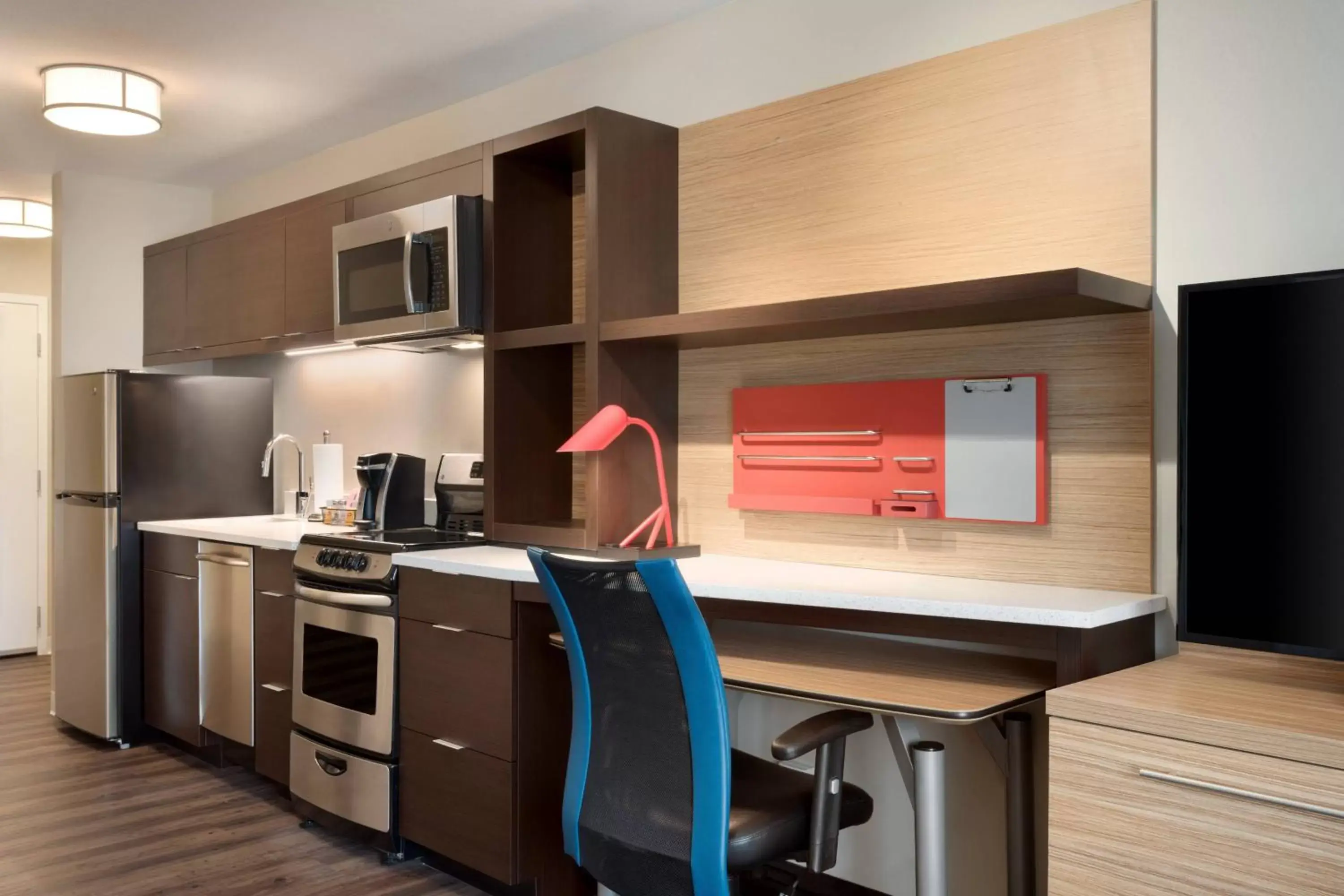 Bedroom, Kitchen/Kitchenette in TownePlace Suites by Marriott Joliet Minooka