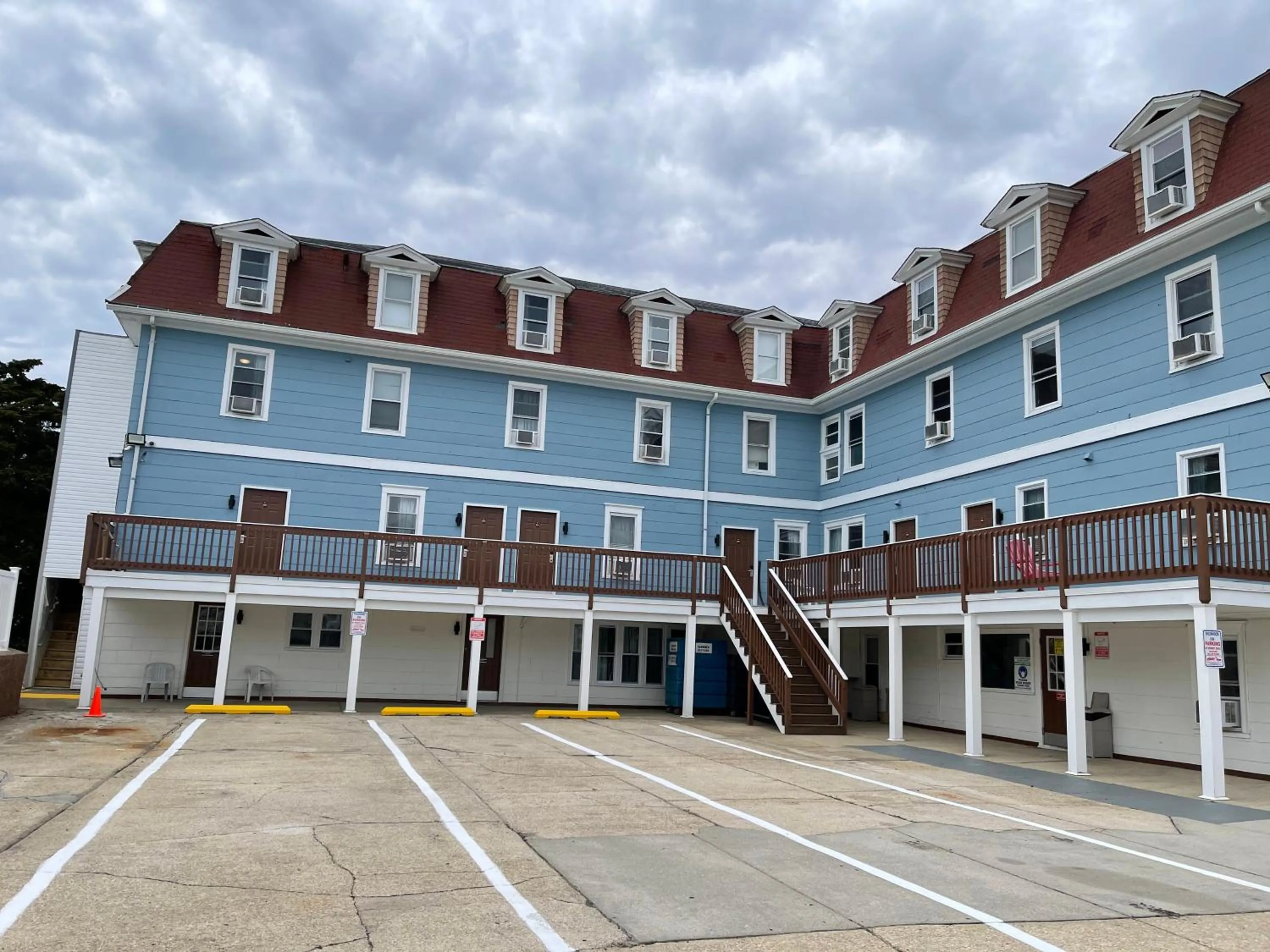 Wildwood Inn Hotel Beach & Boardwalk