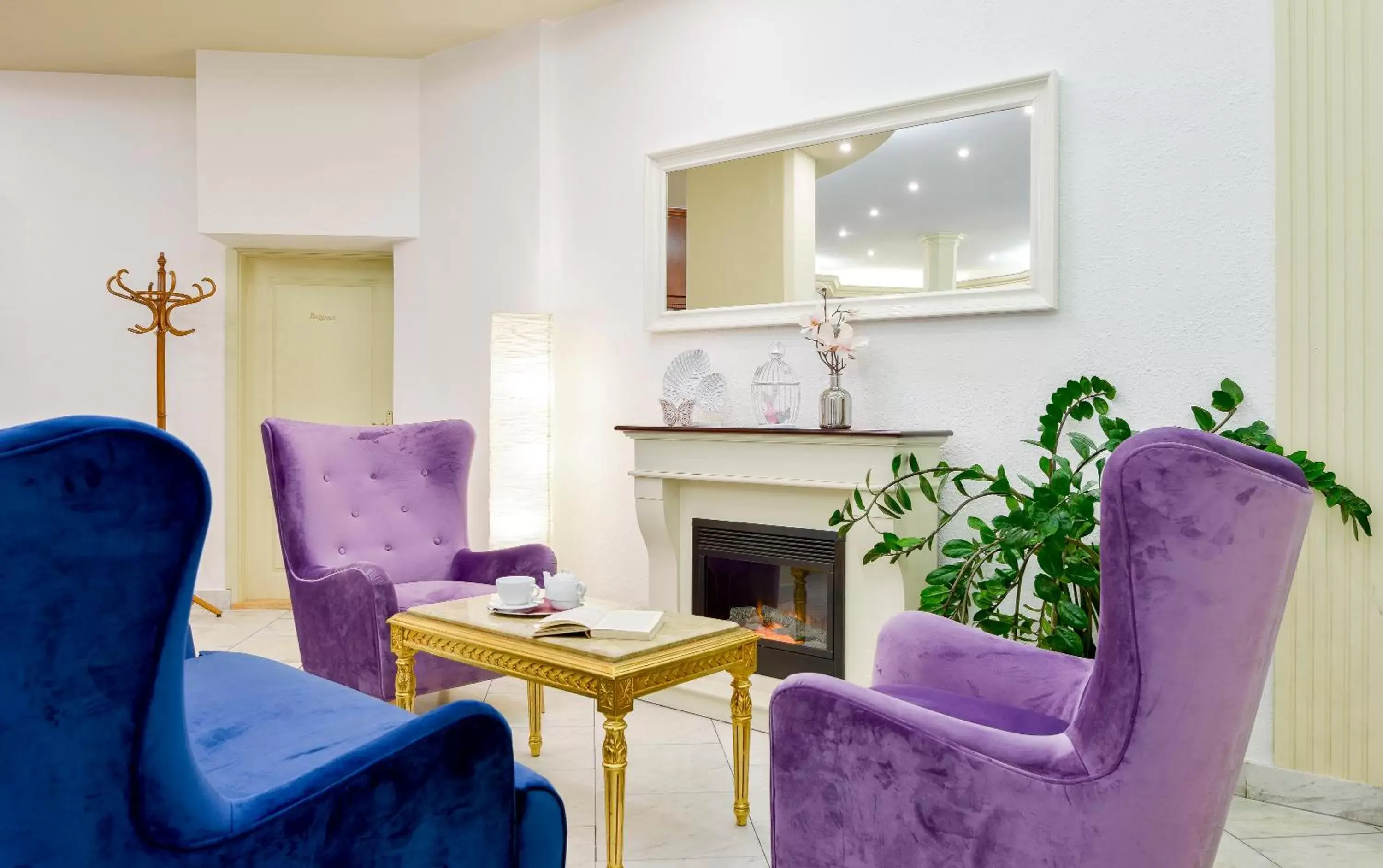 Lobby or reception in Hotel Continental Lobby or reception in Hotel Continental