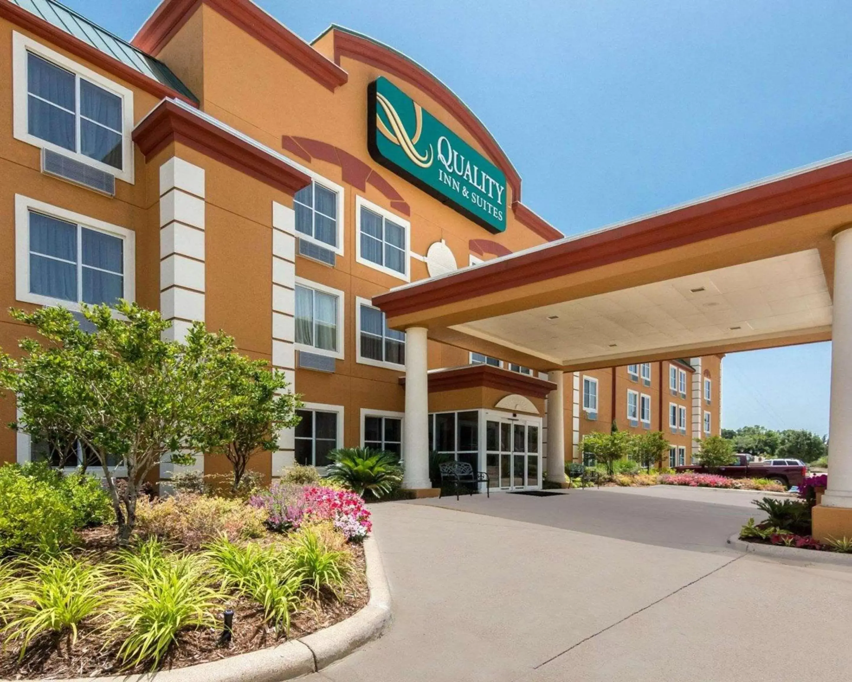 Property Building in Quality Inn & Suites West Monroe