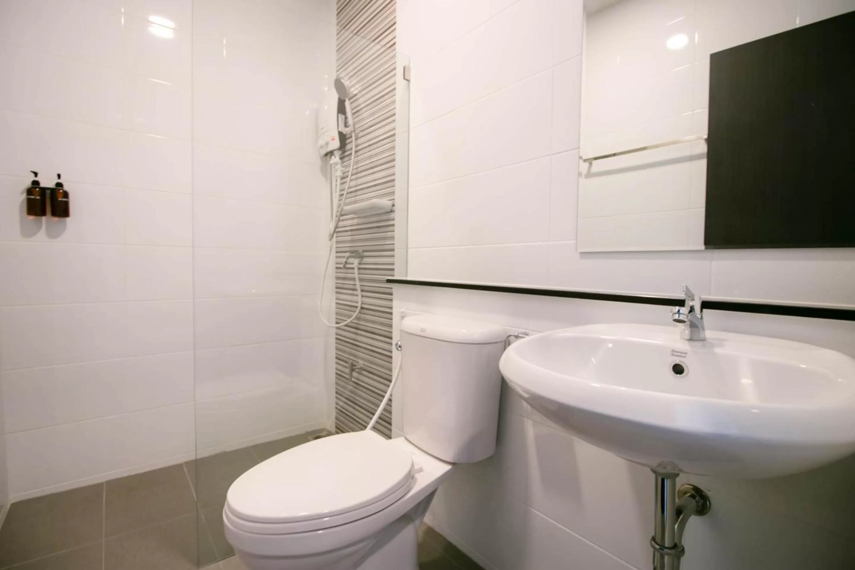 Bathroom in Fine Bed Hotel