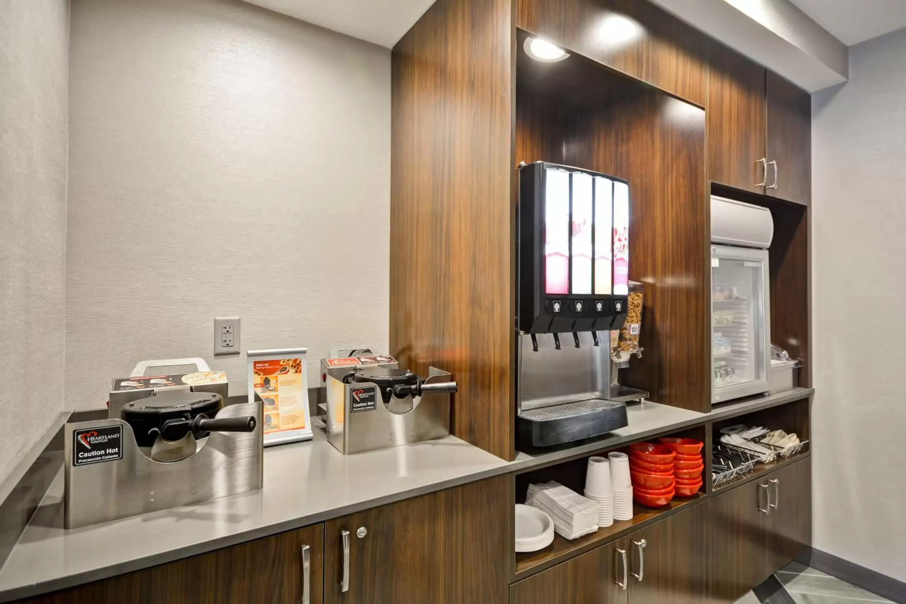 Breakfast, Kitchen/Kitchenette in TownePlace Suites by Marriott Dover Rockaway