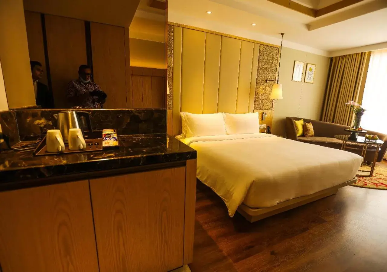 Bedroom in Radisson Bhopal