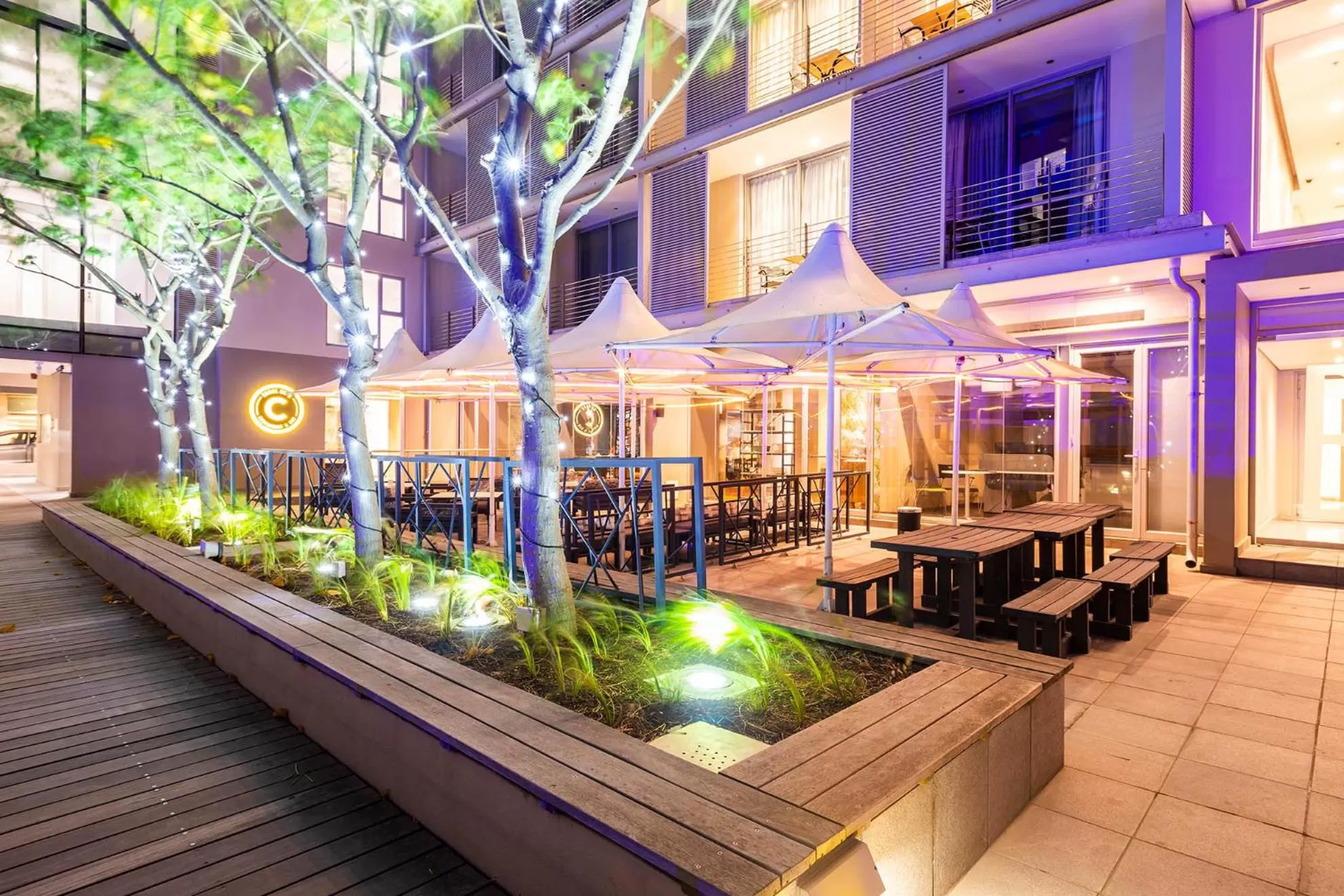 Restaurant/places to eat in aha Harbour Bridge Hotel & Suites