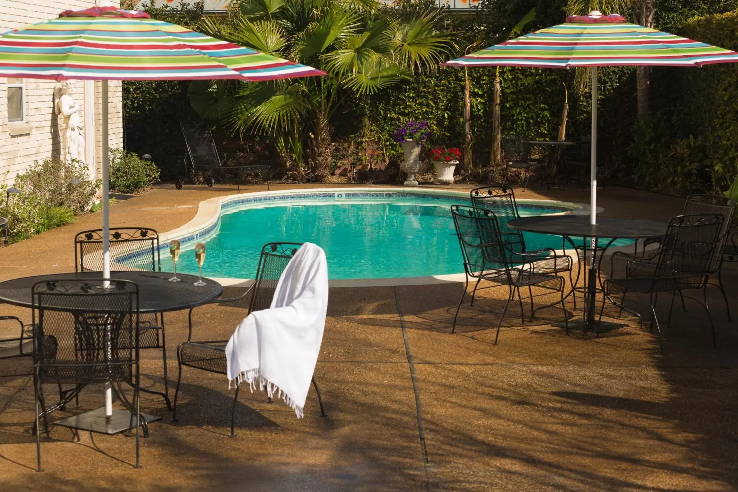 Garden view, Swimming Pool in Frenchmen Orleans at 519, Ascend Hotel Collection