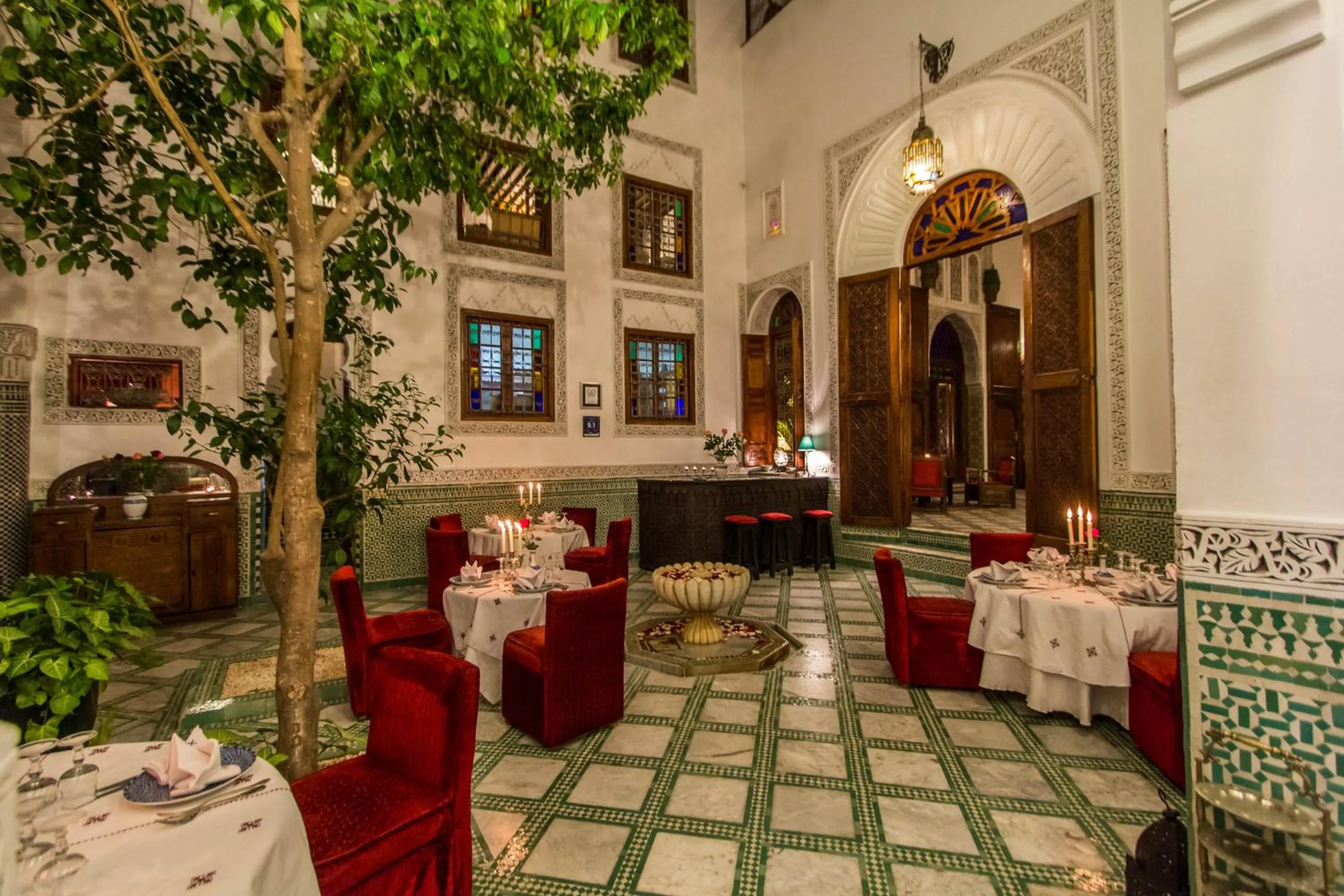 Restaurant/places to eat in Riad - Dar Al Andalous
