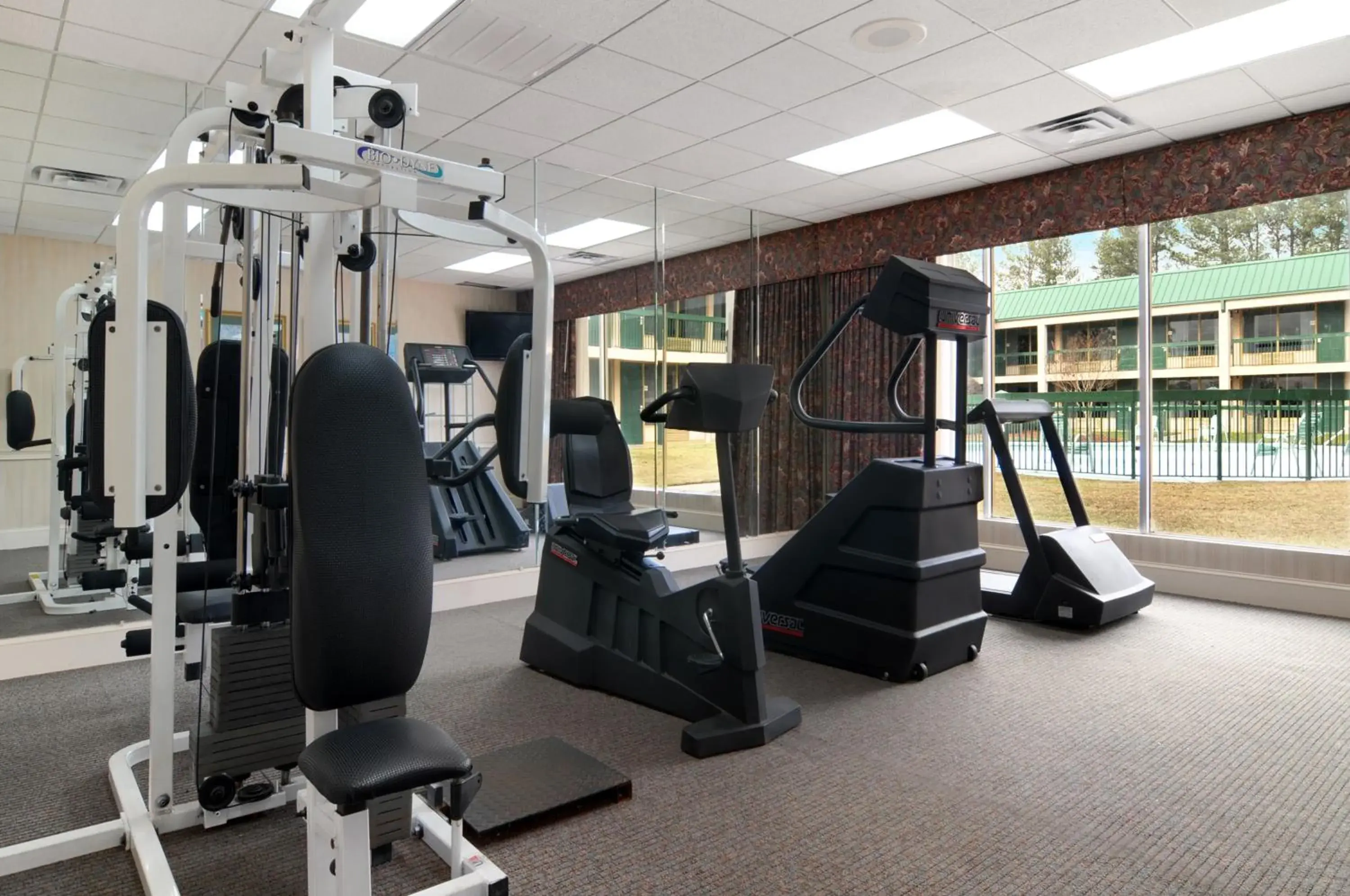 Fitness centre/facilities, Fitness Center/Facilities in Ramada by Wyndham & Suites Warner Robins