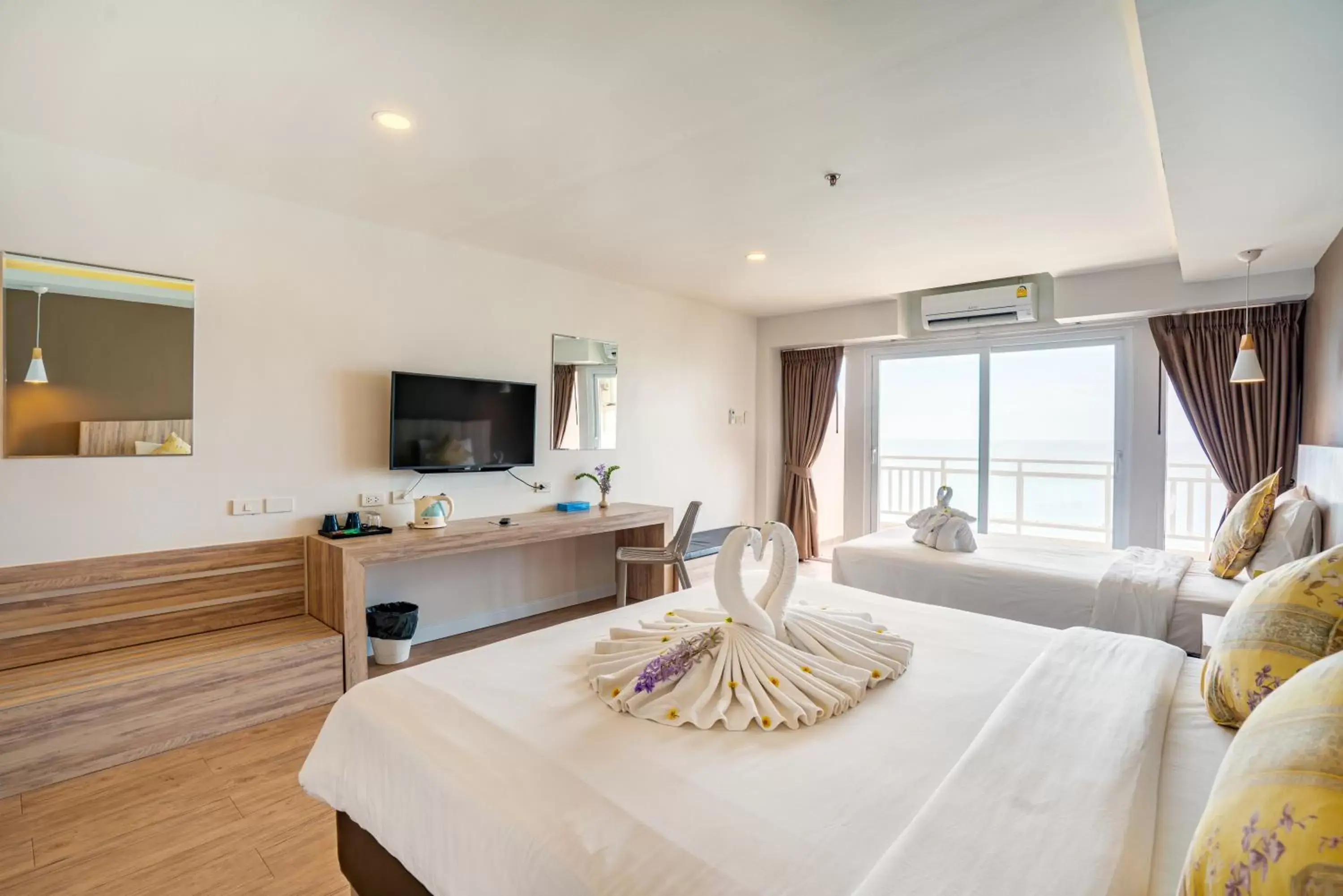 Bed in Royal Phala Cliff Beach Resort