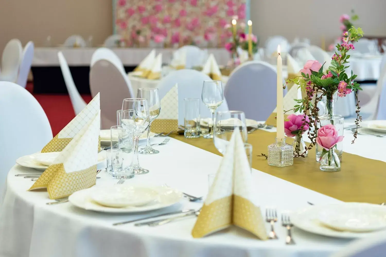 Banquet/Function facilities, Restaurant/Places to Eat in Grand Royal Hotel