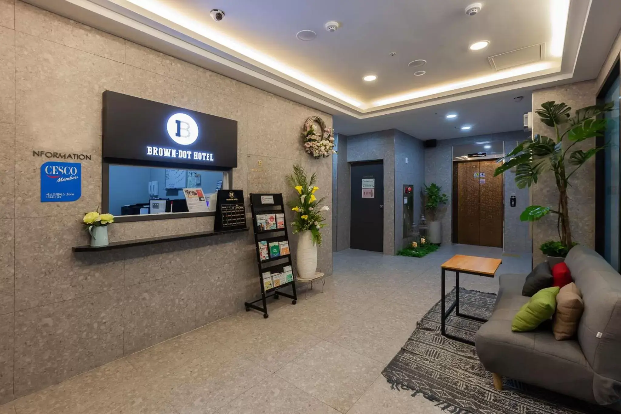 Lobby or reception in Seomyeon Brown-dot hotel Gold Lobby or reception in Seomyeon Brown-dot hotel Gold