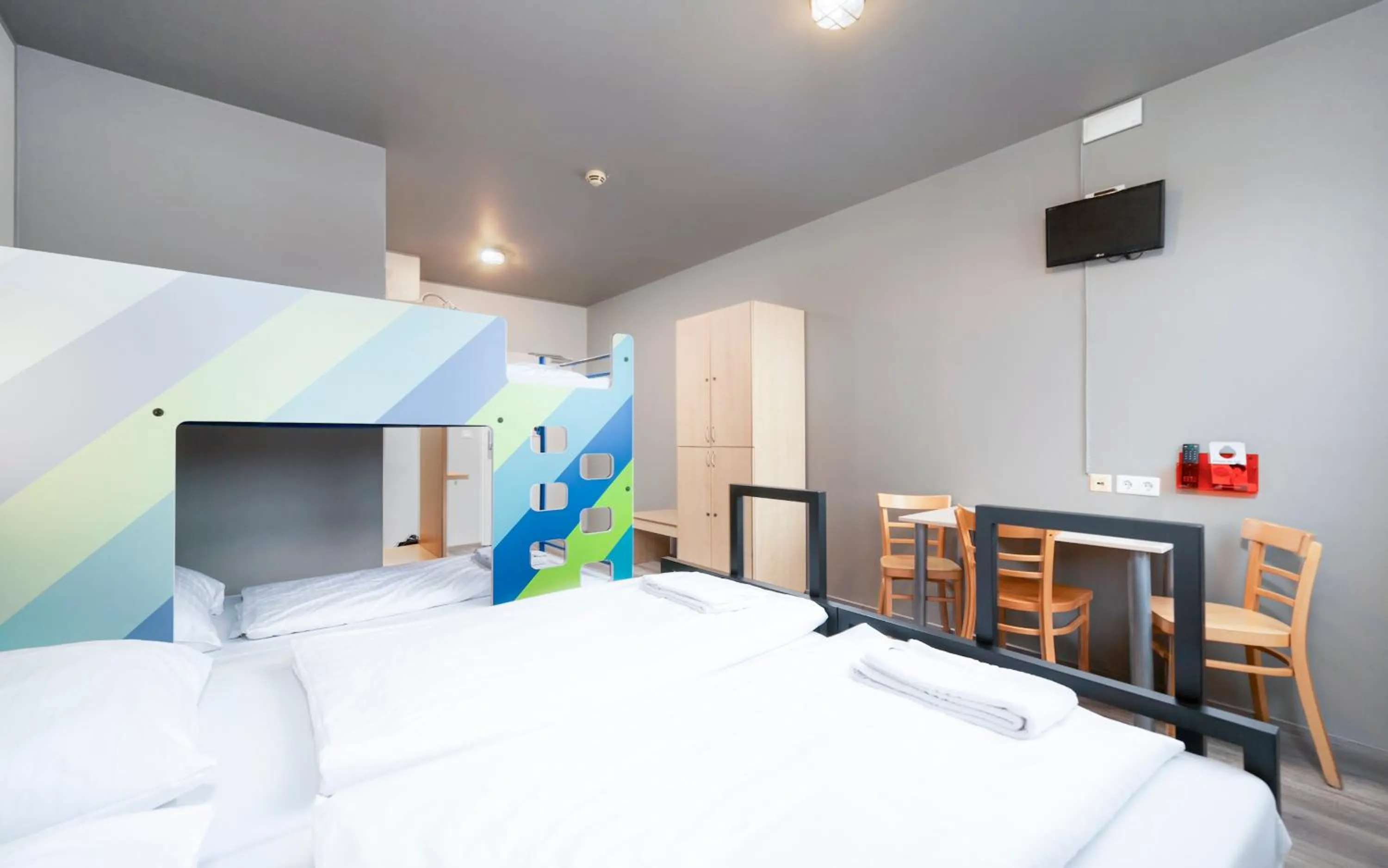 TV and multimedia, Bed in a&o Wien Stadthalle