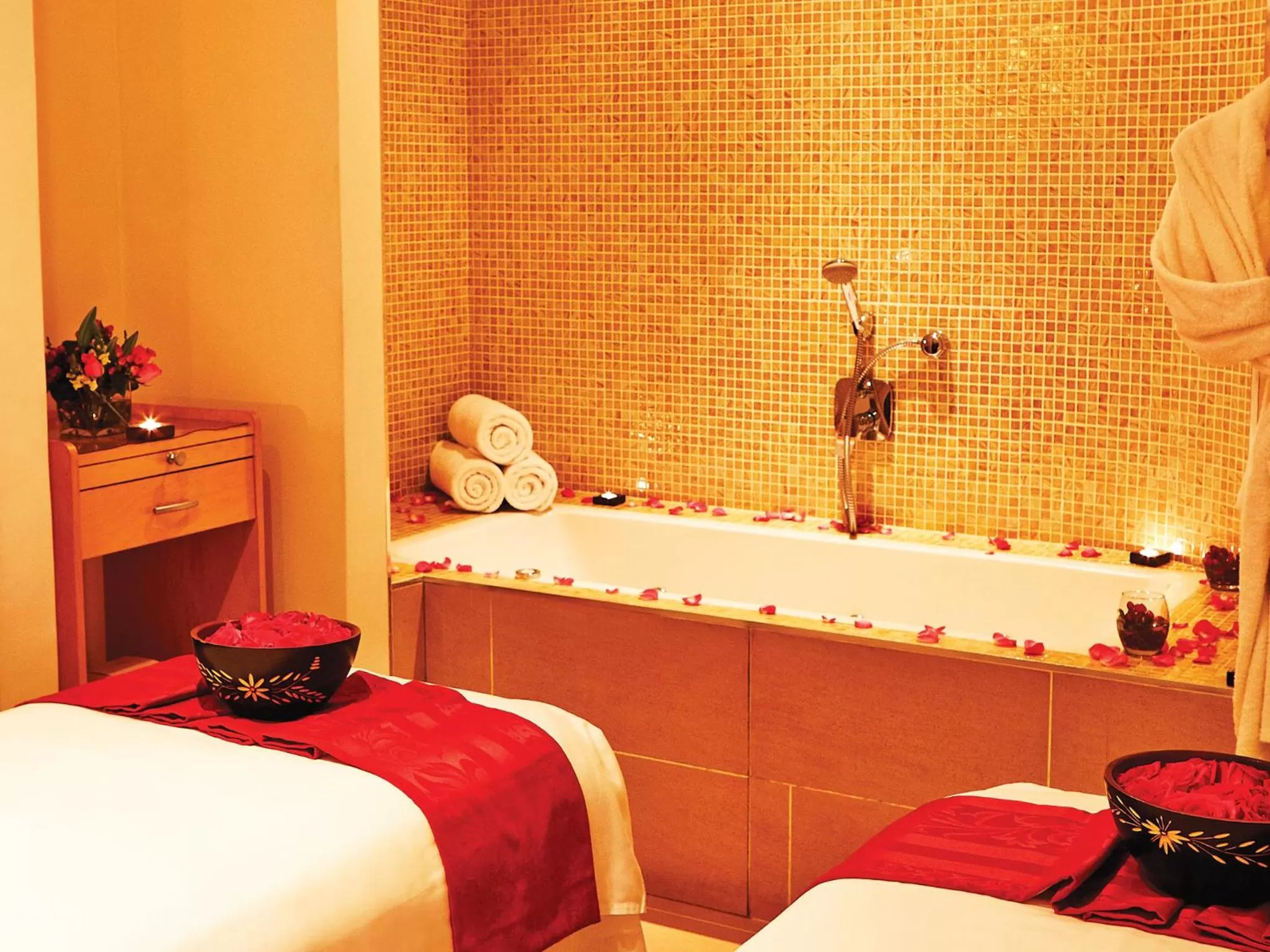 Spa and wellness centre/facilities, Bed in Villa Rosa Kempinski