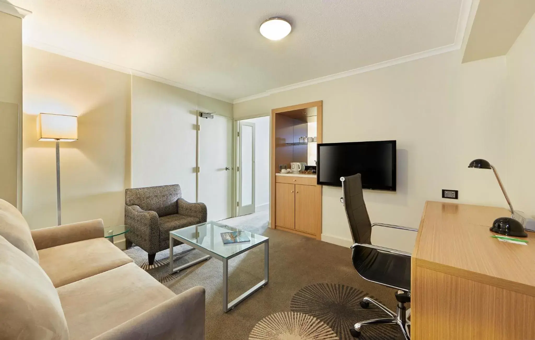 Photo of the whole room, Seating Area in Holiday Inn Parramatta, an IHG Hotel