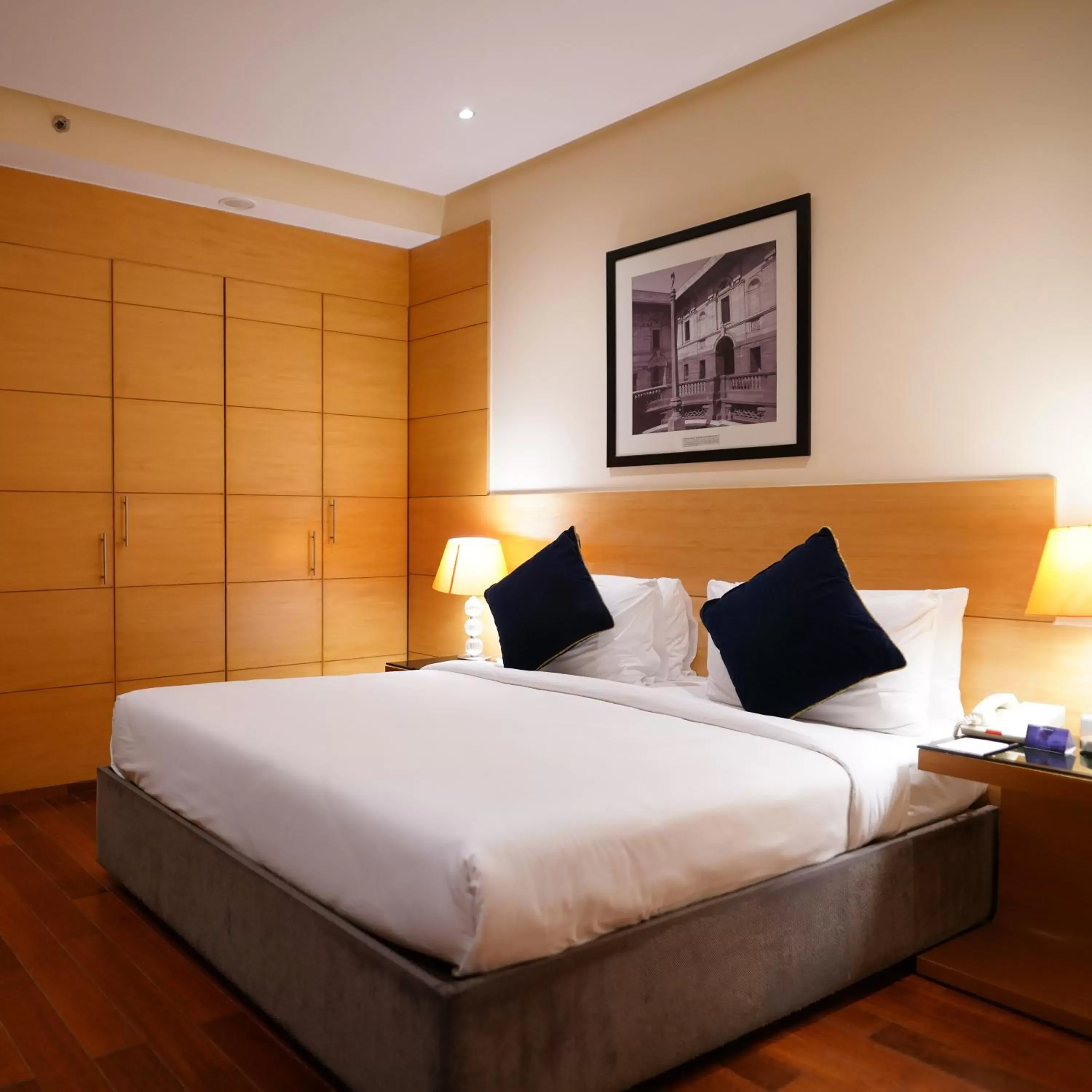 Bedroom, Bed in Radisson Blu Marina Hotel Connaught Place