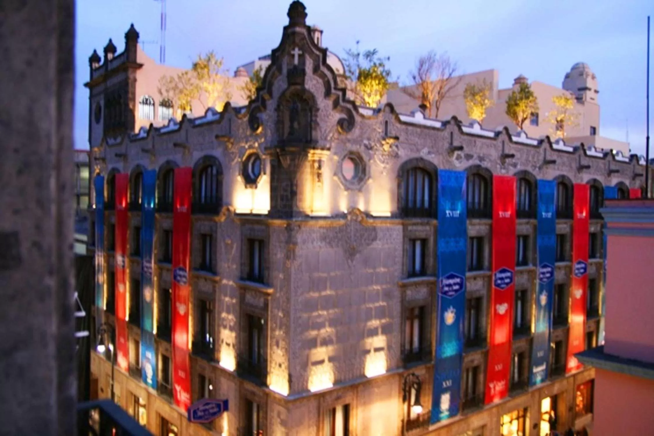 Property building in Hampton Inn & Suites Mexico City - Centro Historico