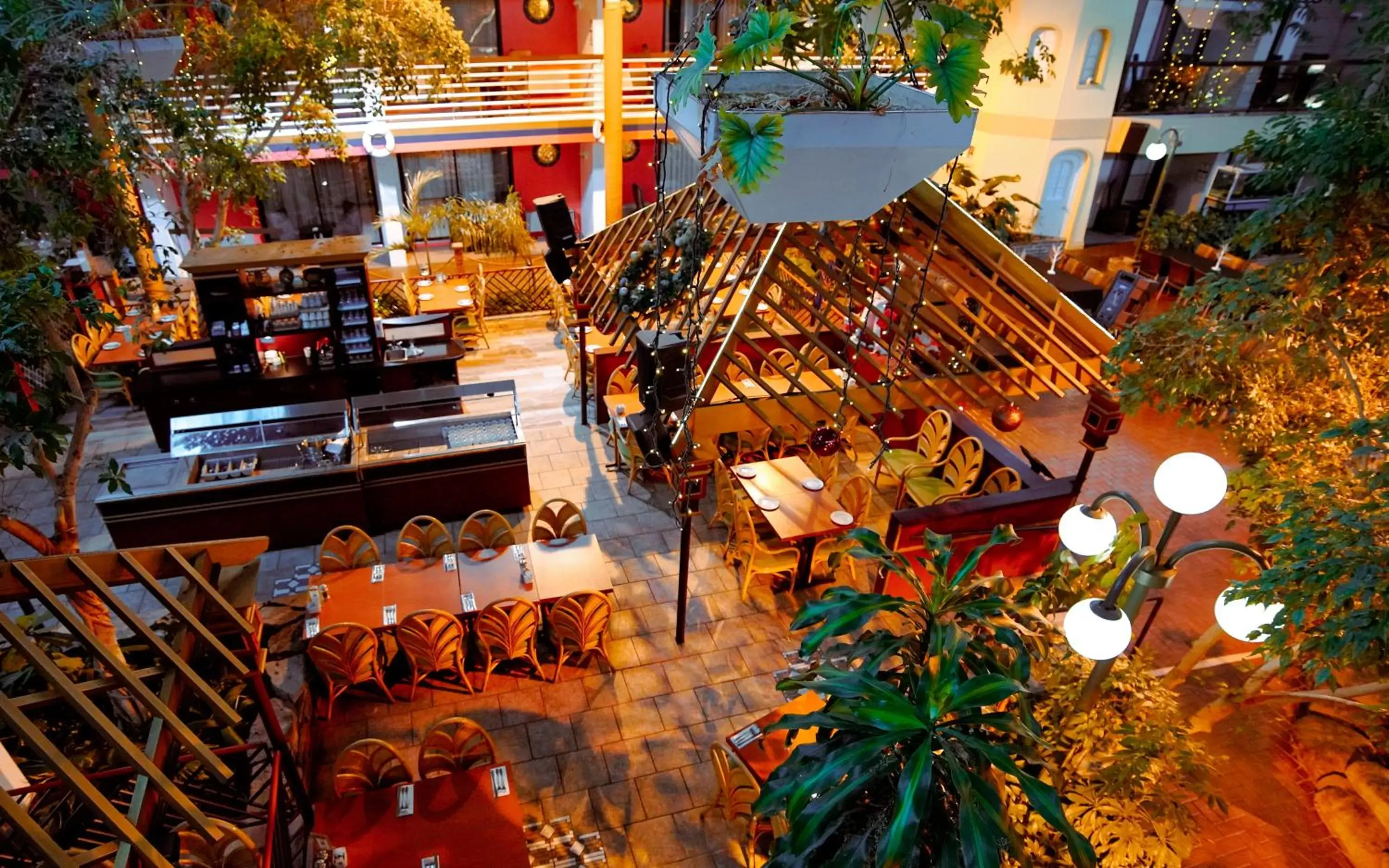 Restaurant/places to eat in Hôtel Québec Inn