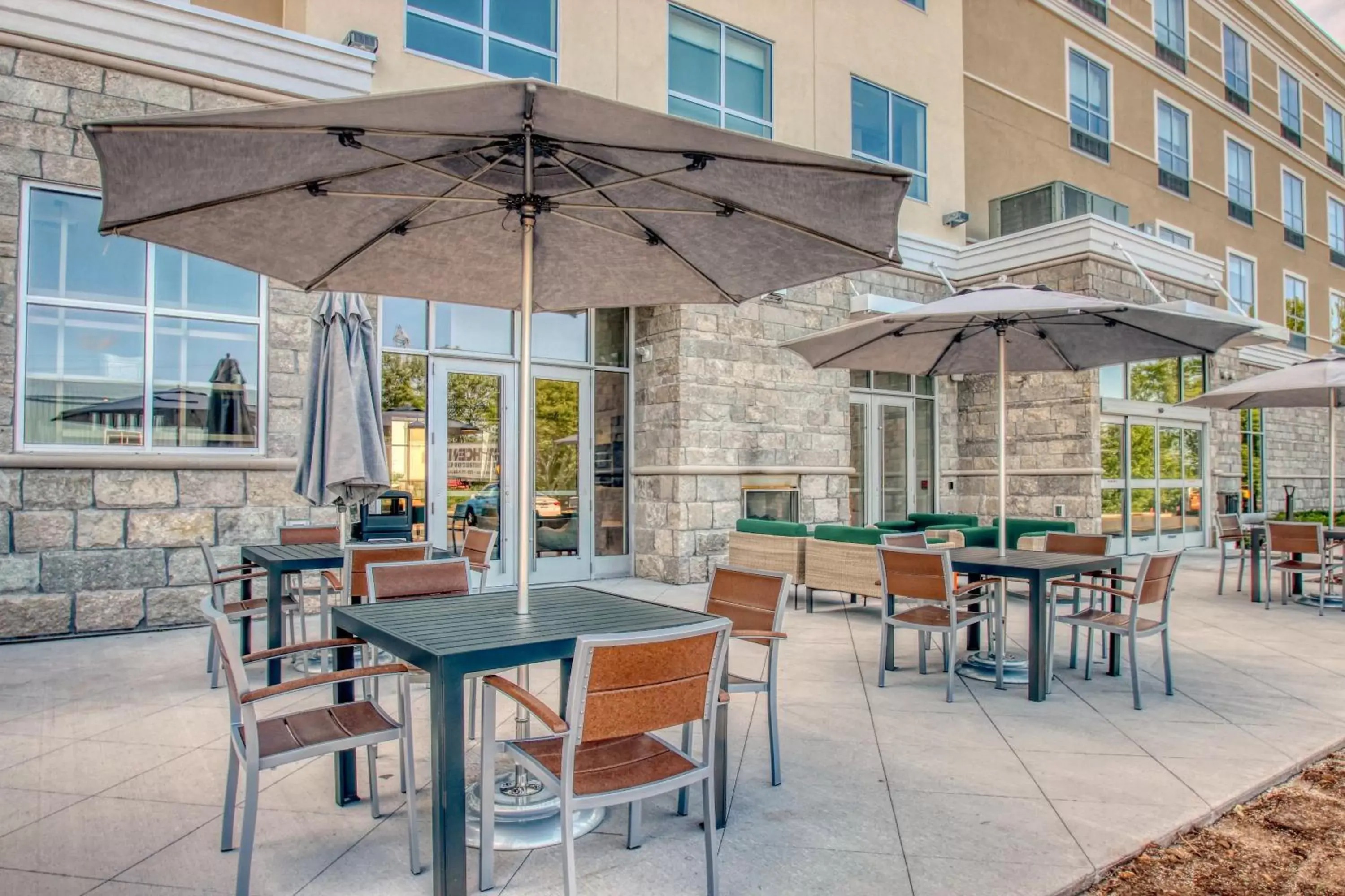 Property building, Restaurant/Places to Eat in Holiday Inn - Appleton, an IHG Hotel