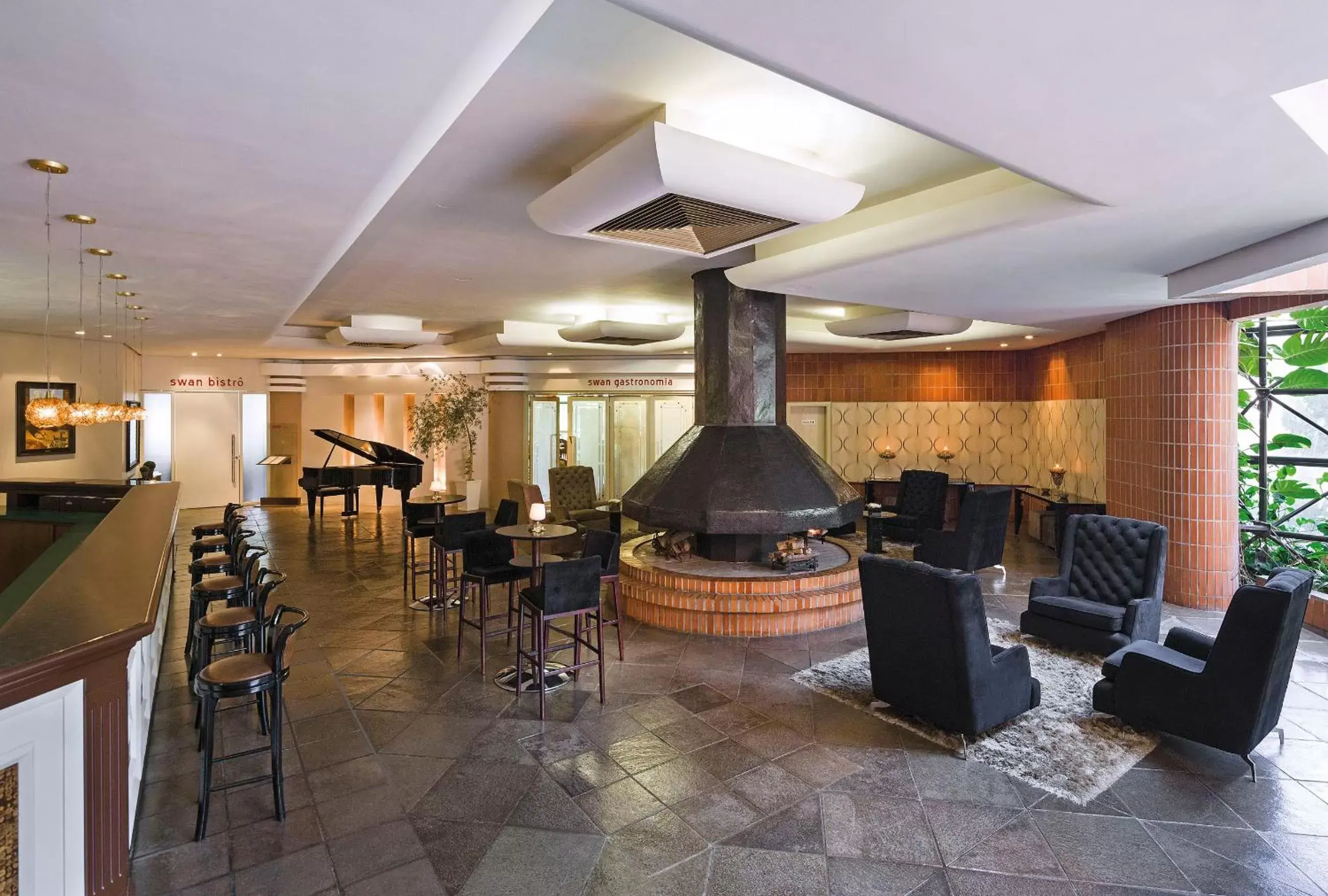 Communal lounge/ TV room, Restaurant/Places to Eat in Swan Novo Hamburgo