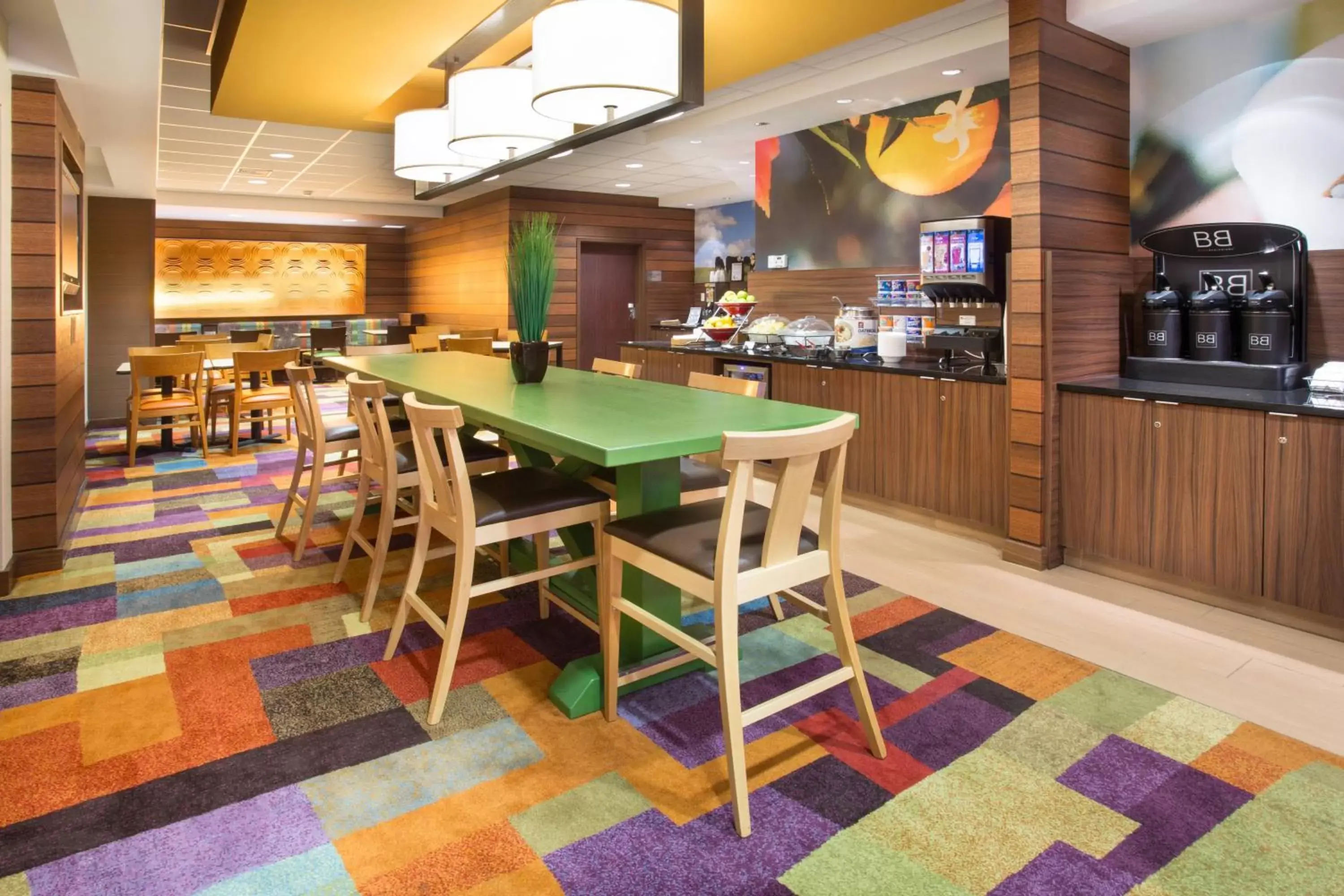 Restaurant/Places to Eat in Fairfield Inn & Suites by Marriott Boston Milford
