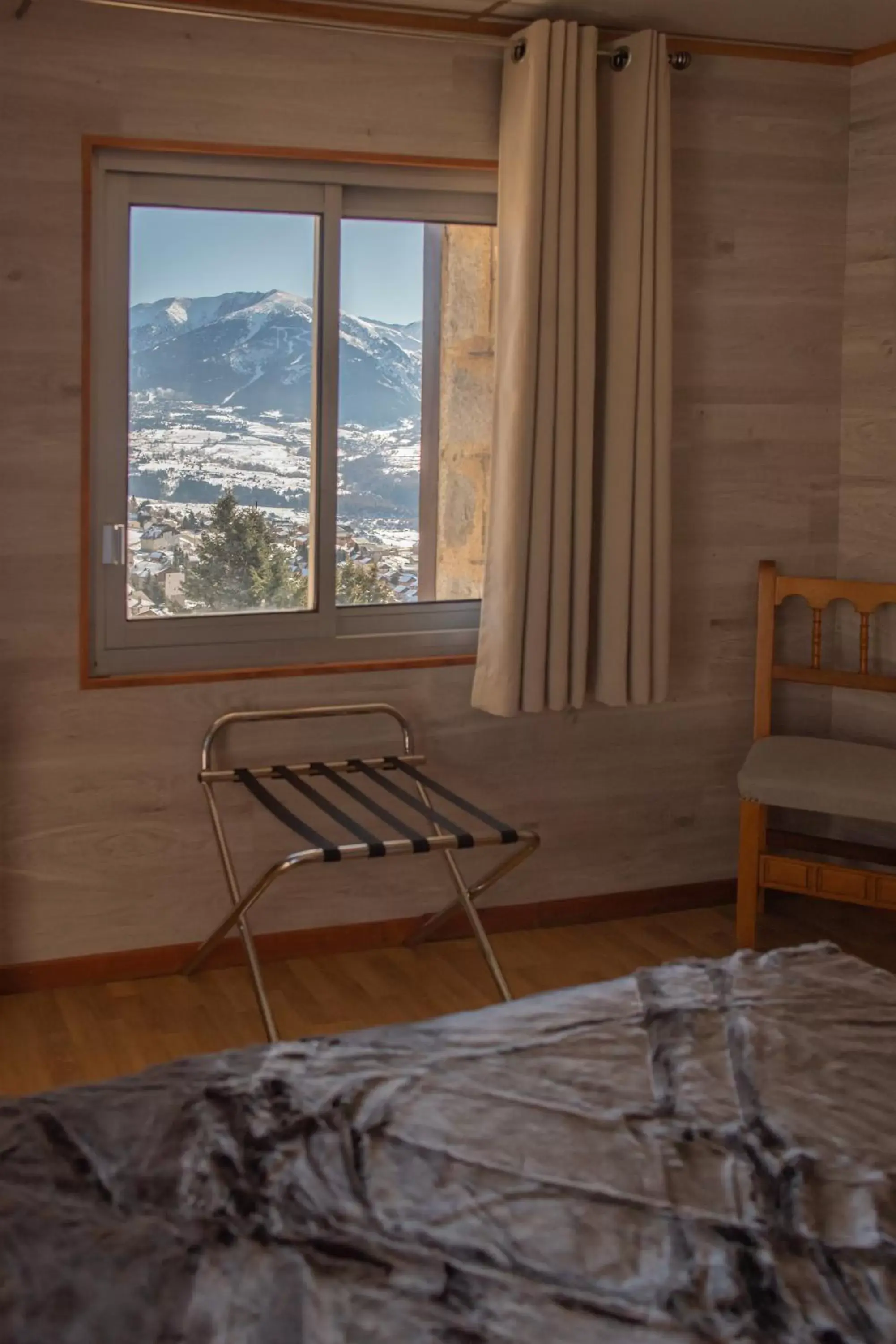 Mountain view, Seating Area in Hotel des Pyrénées