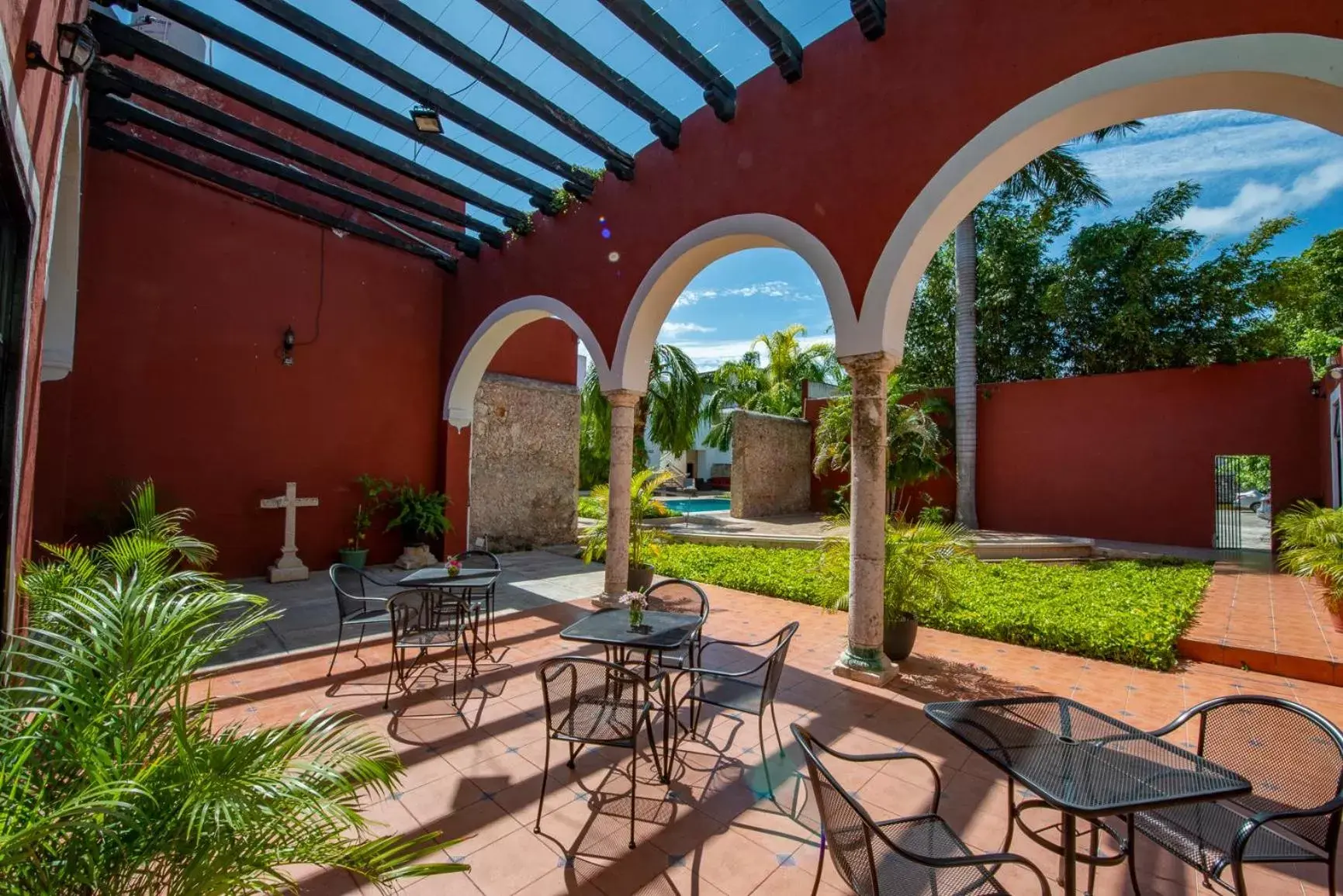 Patio in Hotel Embajadores