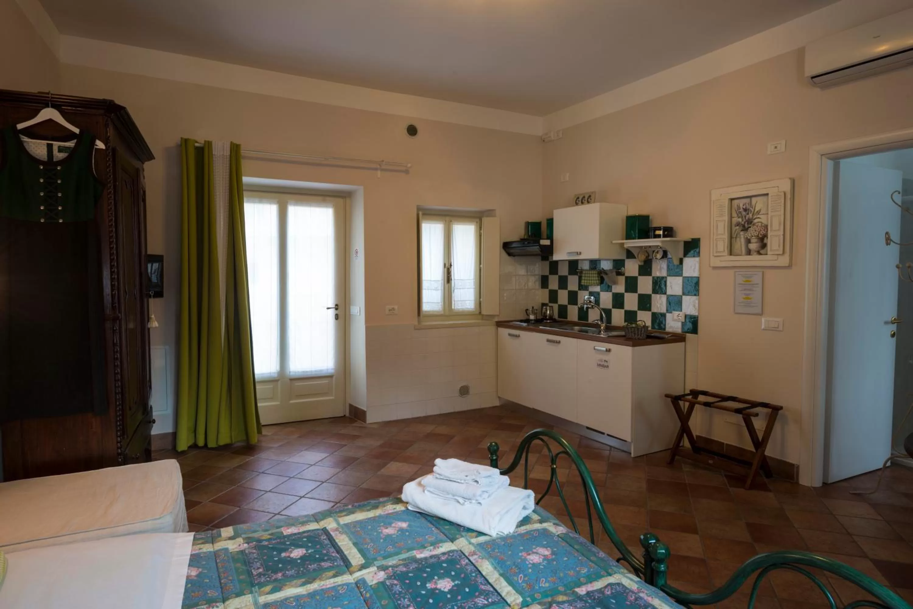 Kitchen or kitchenette, Bed in Residence La Pera Bugiarda