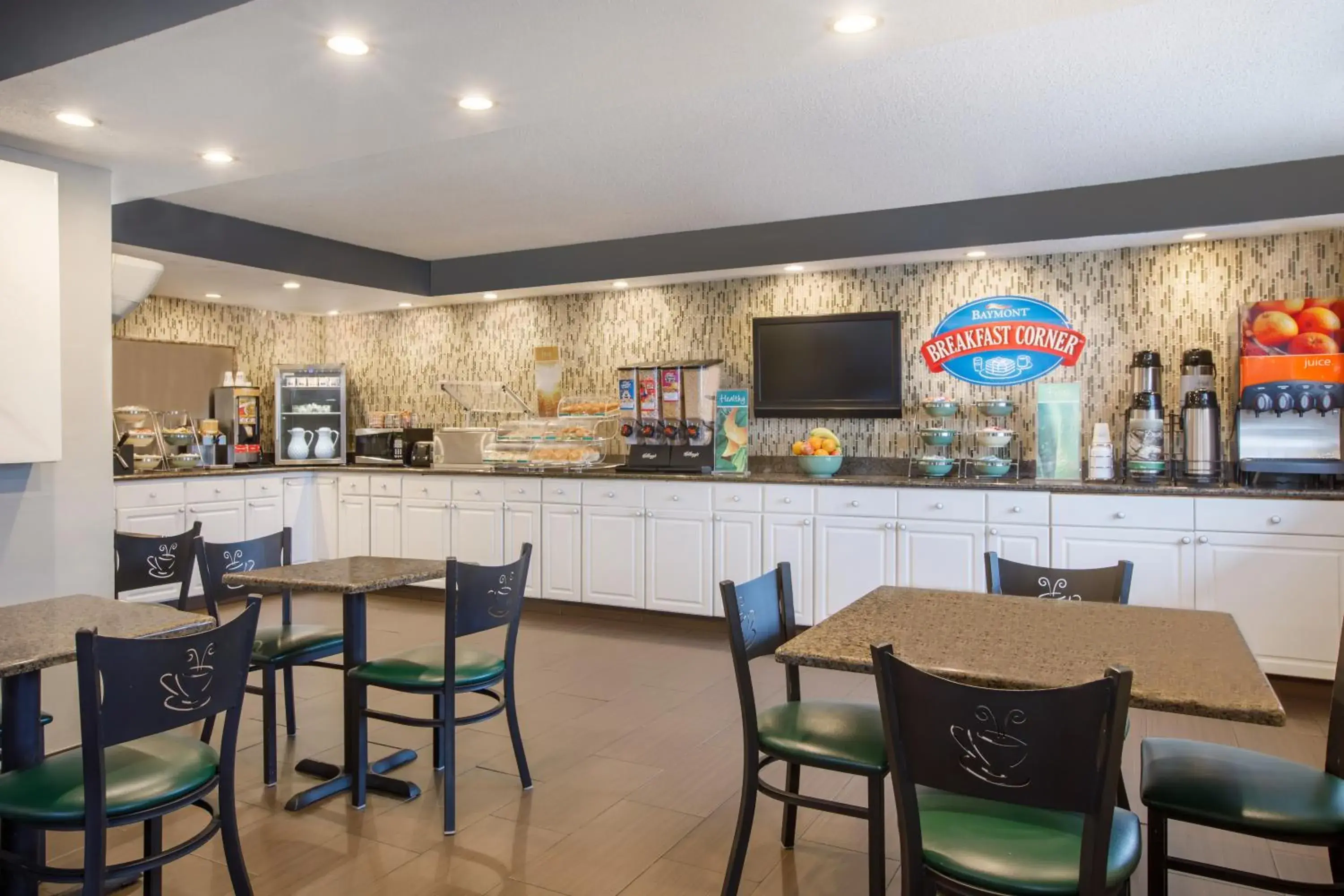 Breakfast, Restaurant/Places to Eat in Baymont by Wyndham Wilmington